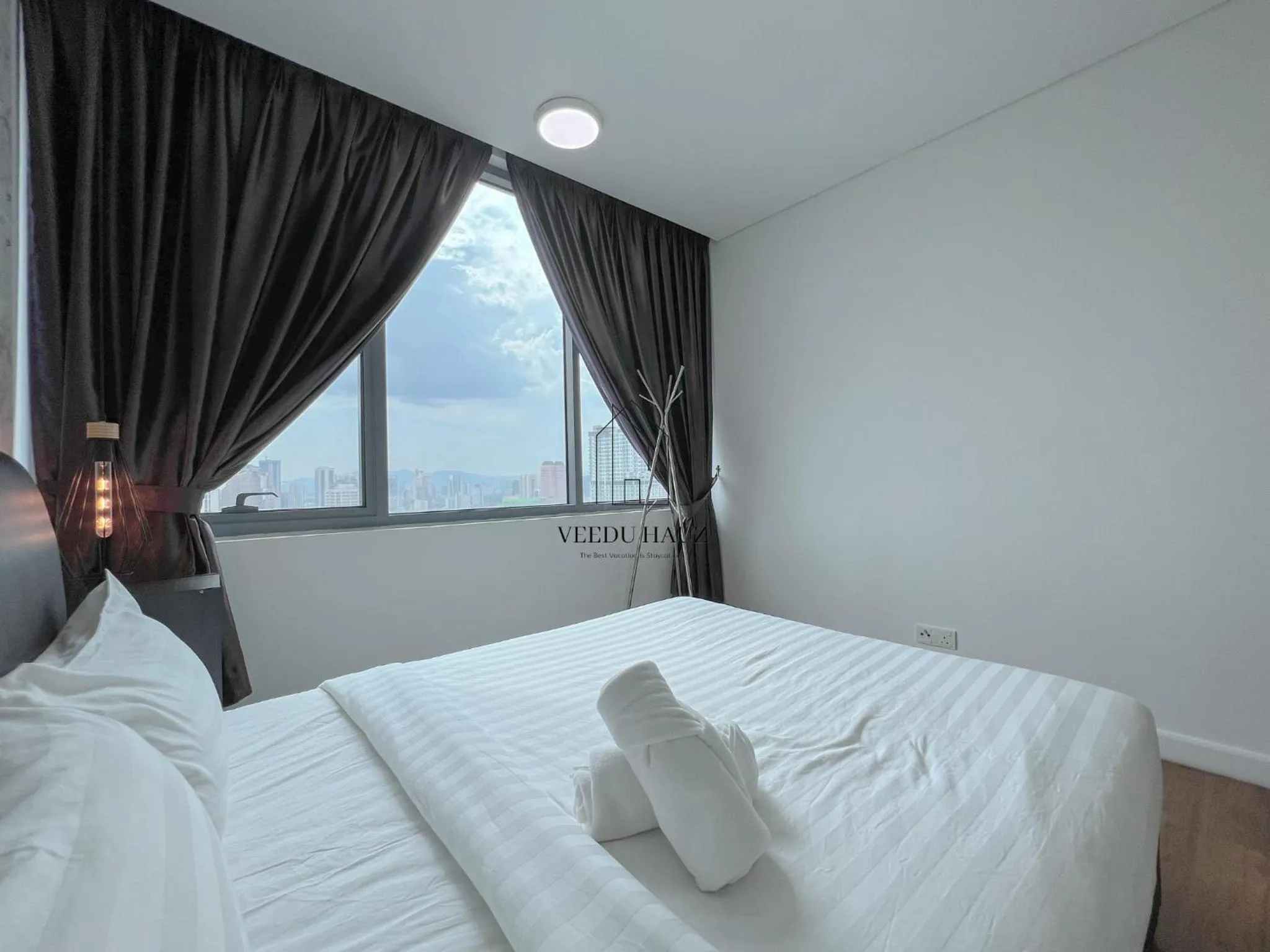 Bedroom, Bed in Mercu Summer Suites KLCC by Veedu Hauz