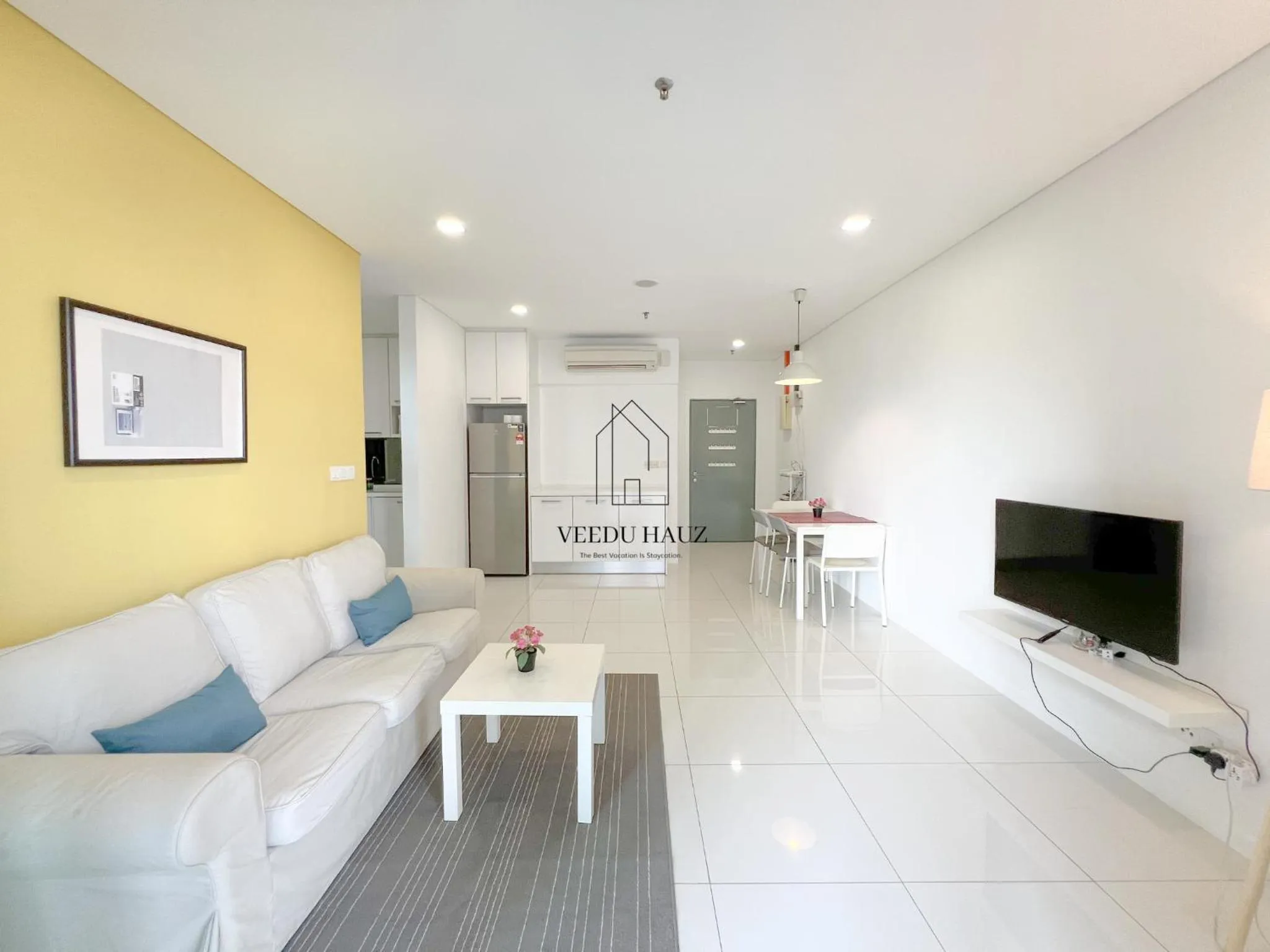 Living room in Mercu Summer Suites KLCC by Veedu Hauz