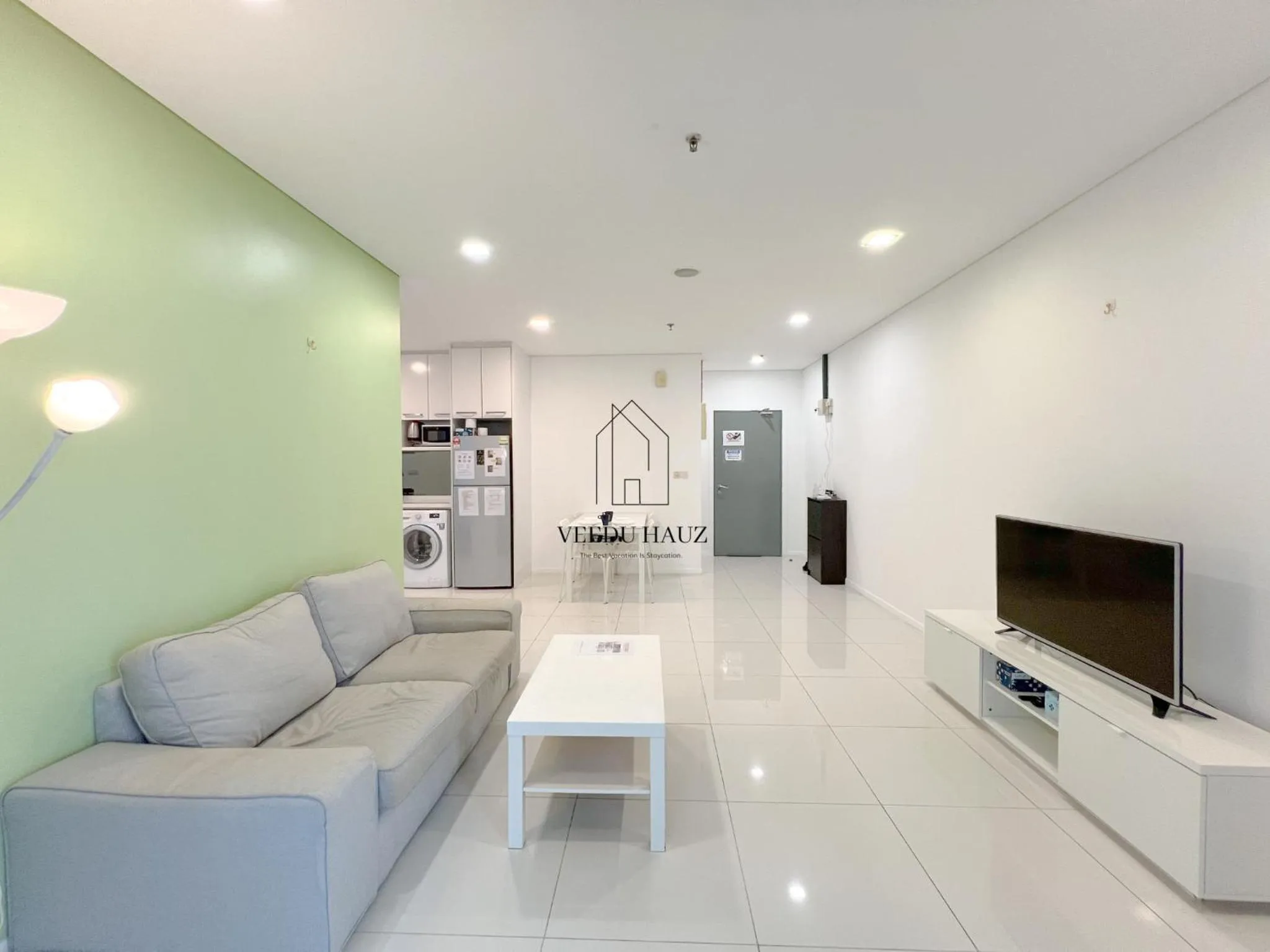 Living room in Mercu Summer Suites KLCC by Veedu Hauz