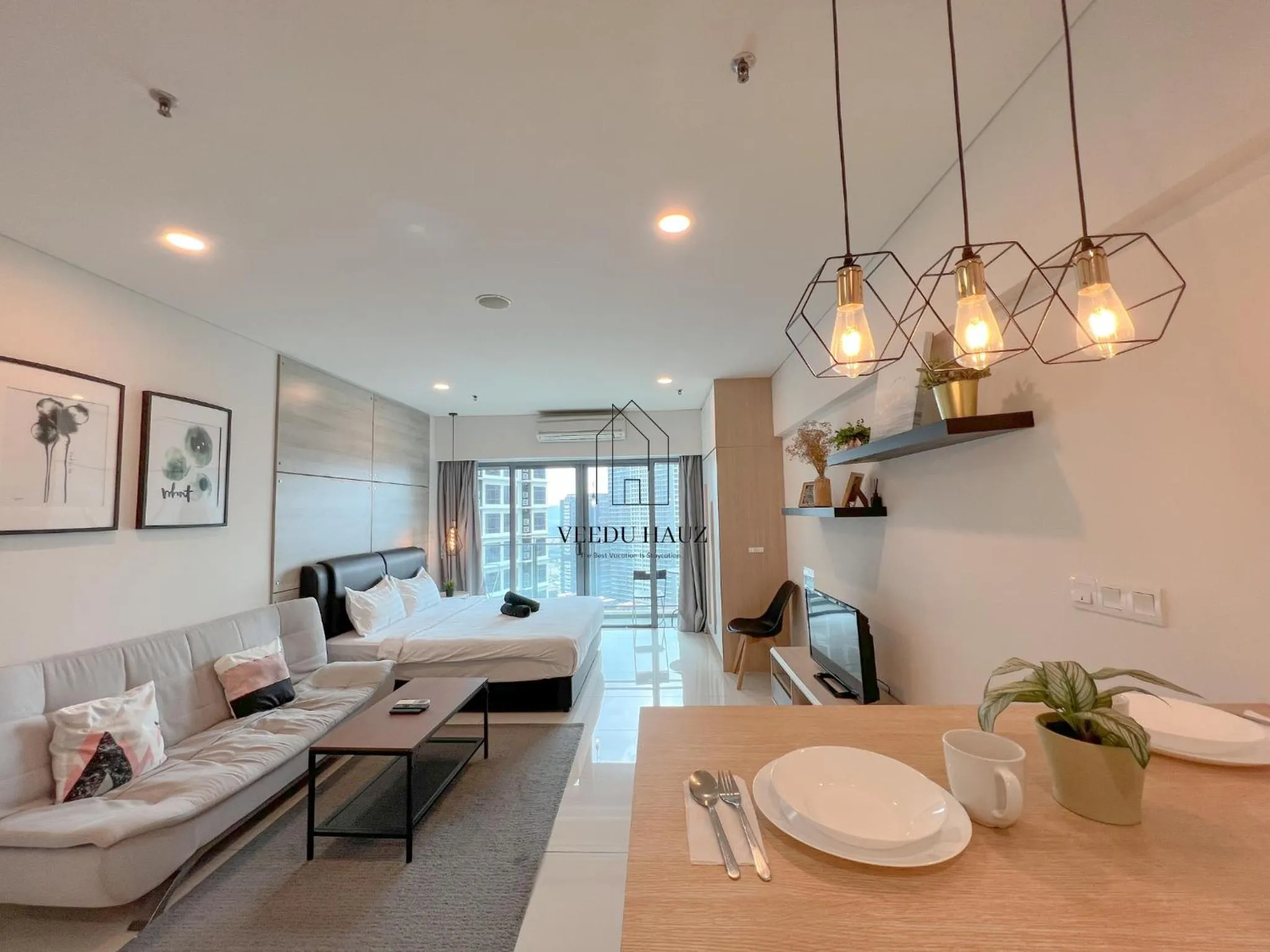 Photo of the whole room, Bed in Mercu Summer Suites KLCC by Veedu Hauz