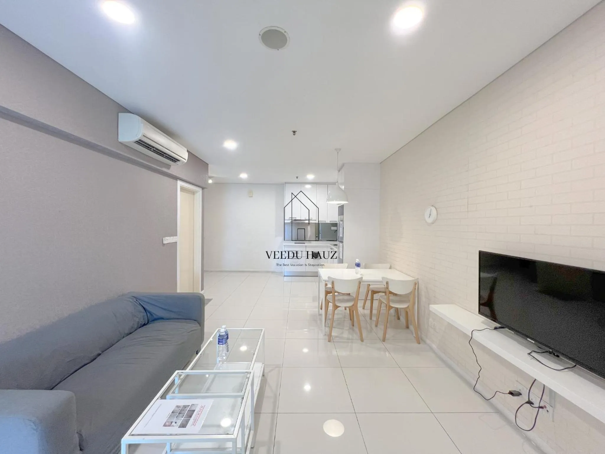 Living room in Mercu Summer Suites KLCC by Veedu Hauz