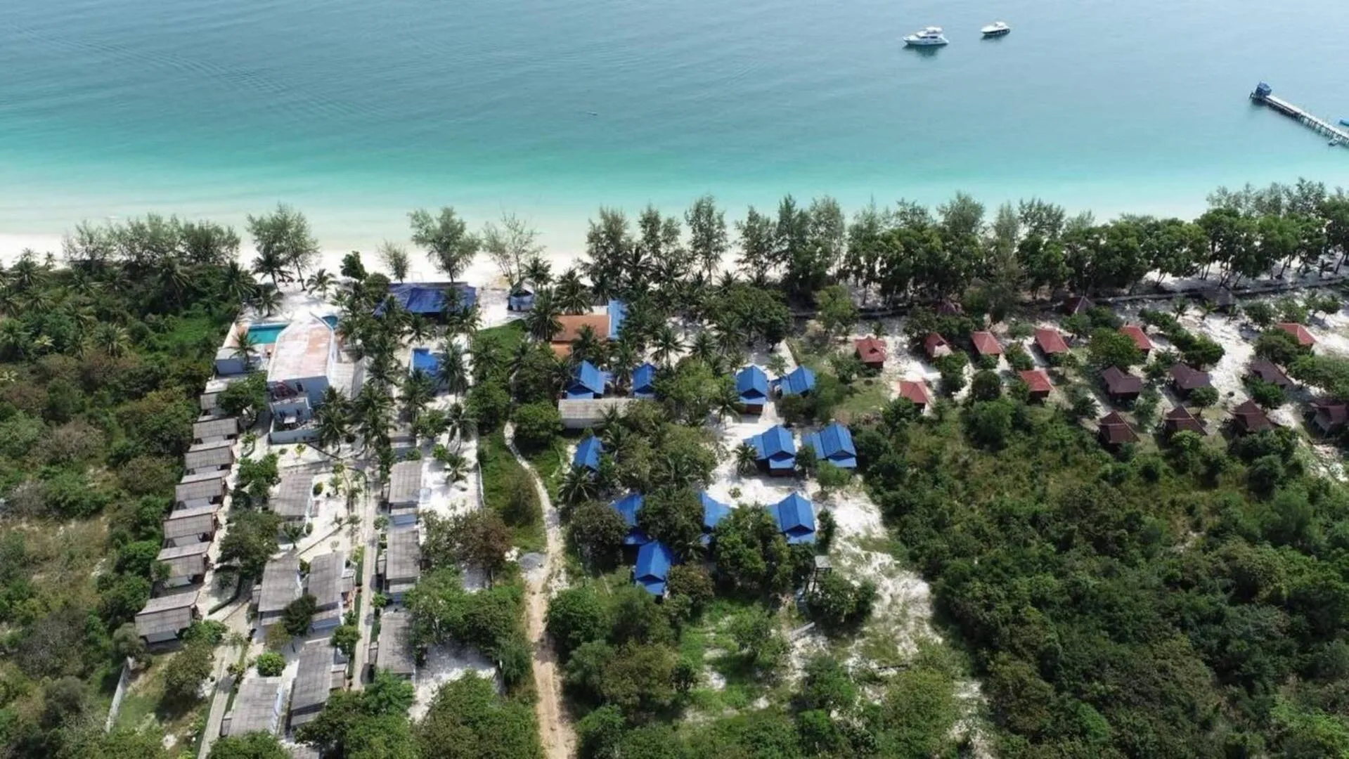 Beach in Mad Monkey Koh Rong