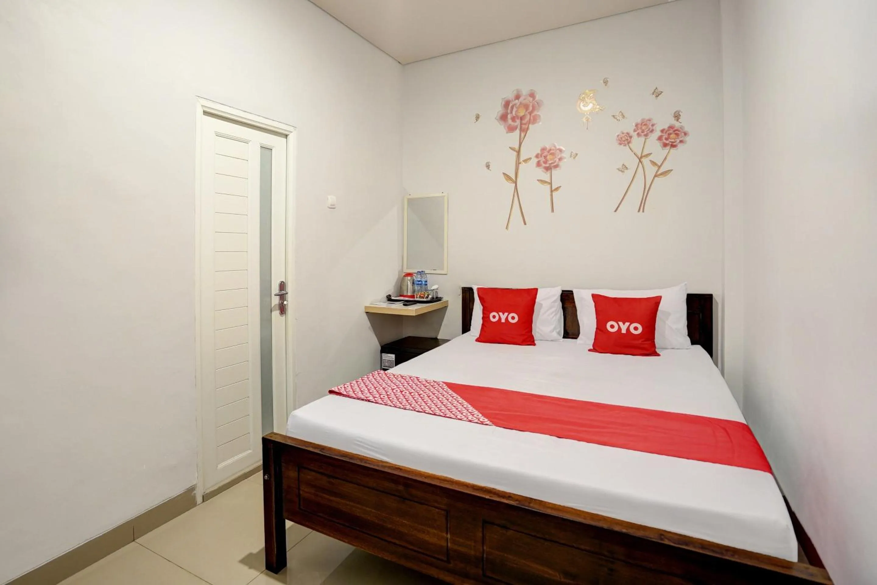 Bedroom in Super OYO Capital O 92506 K1 Residence Gedangan