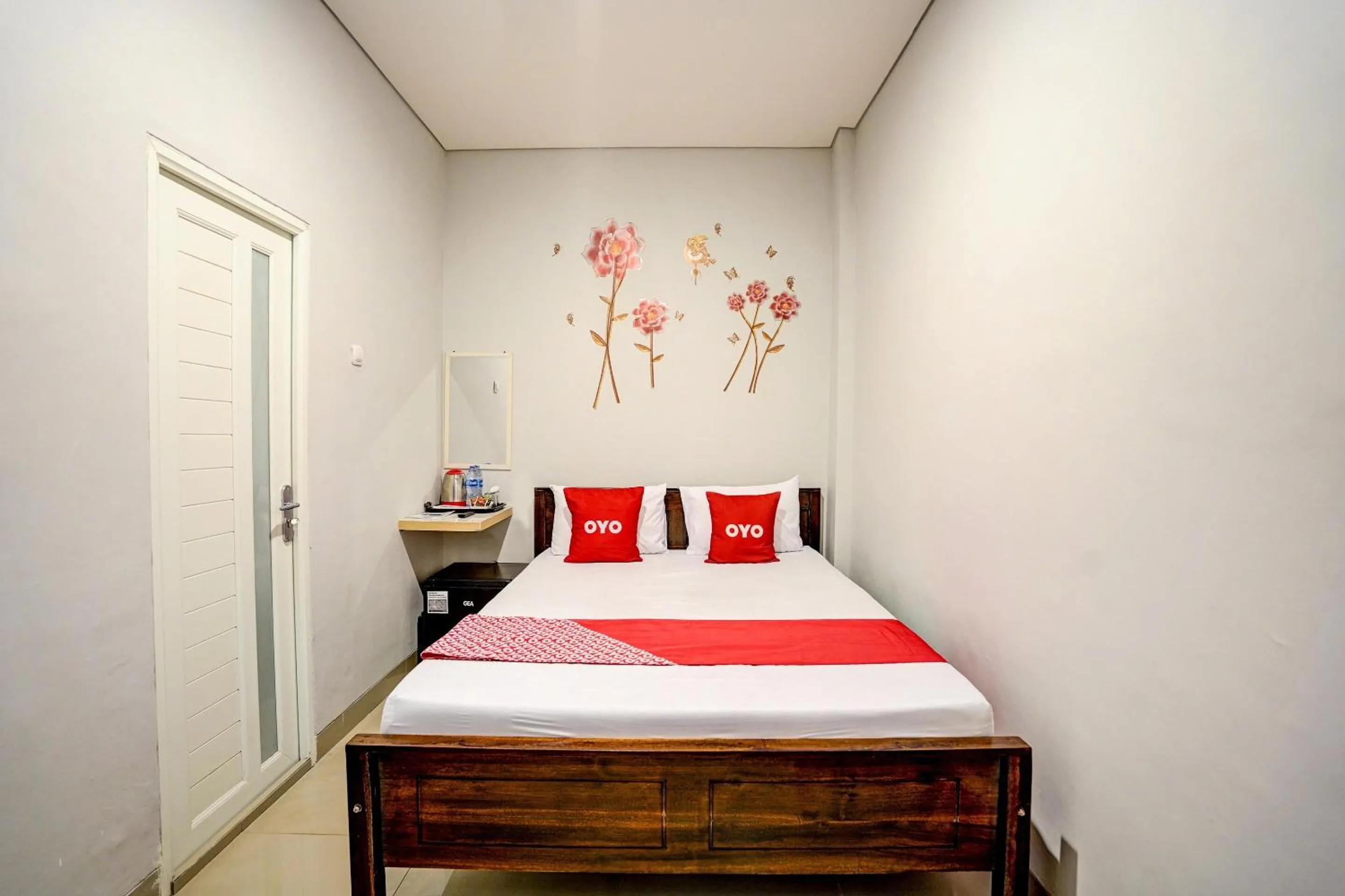 Bedroom in Super OYO Capital O 92506 K1 Residence Gedangan