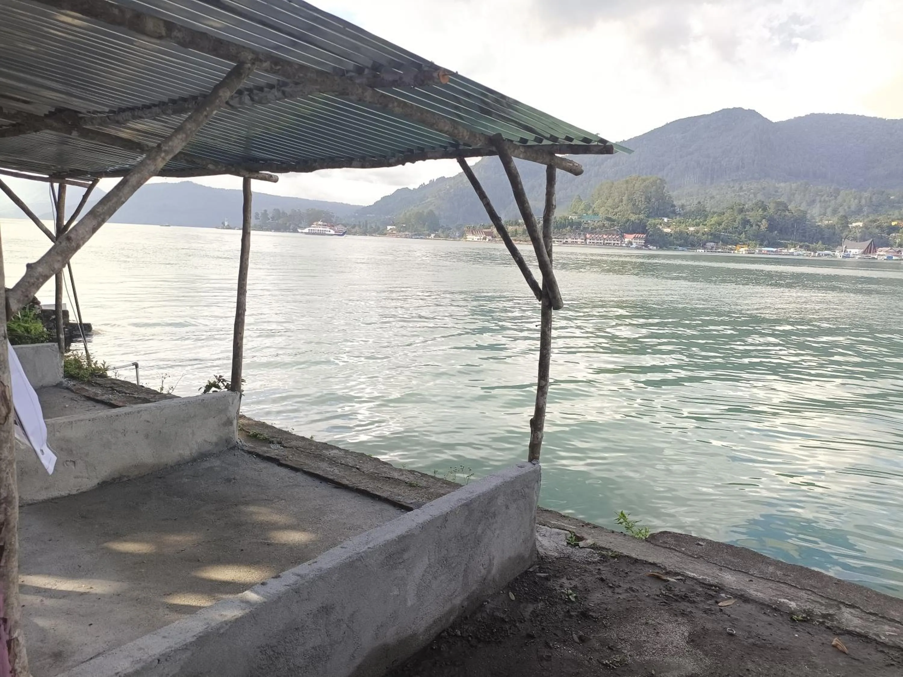 Garden in Hotel O Penginapan & Villa Sirait