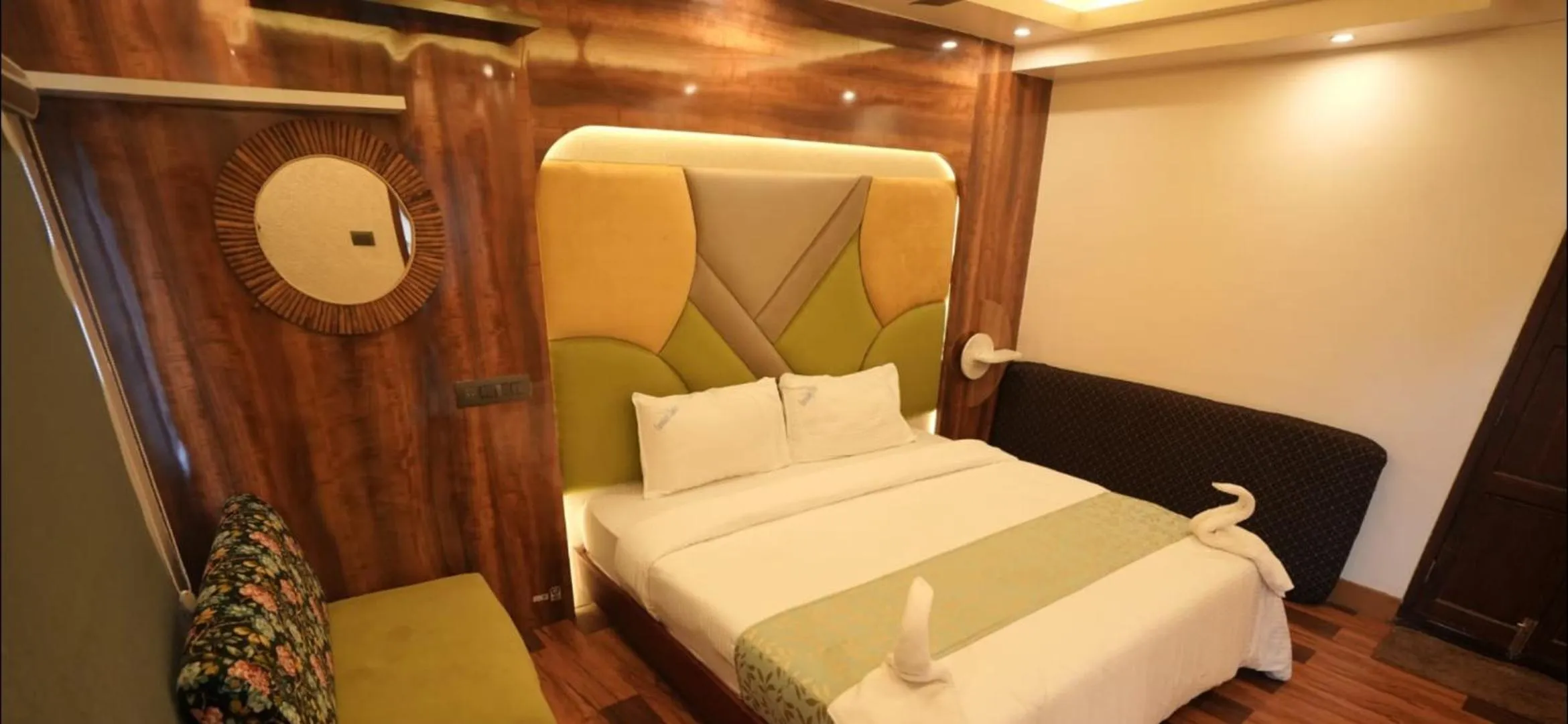 Bedroom, Bed in Kerala Boathouse