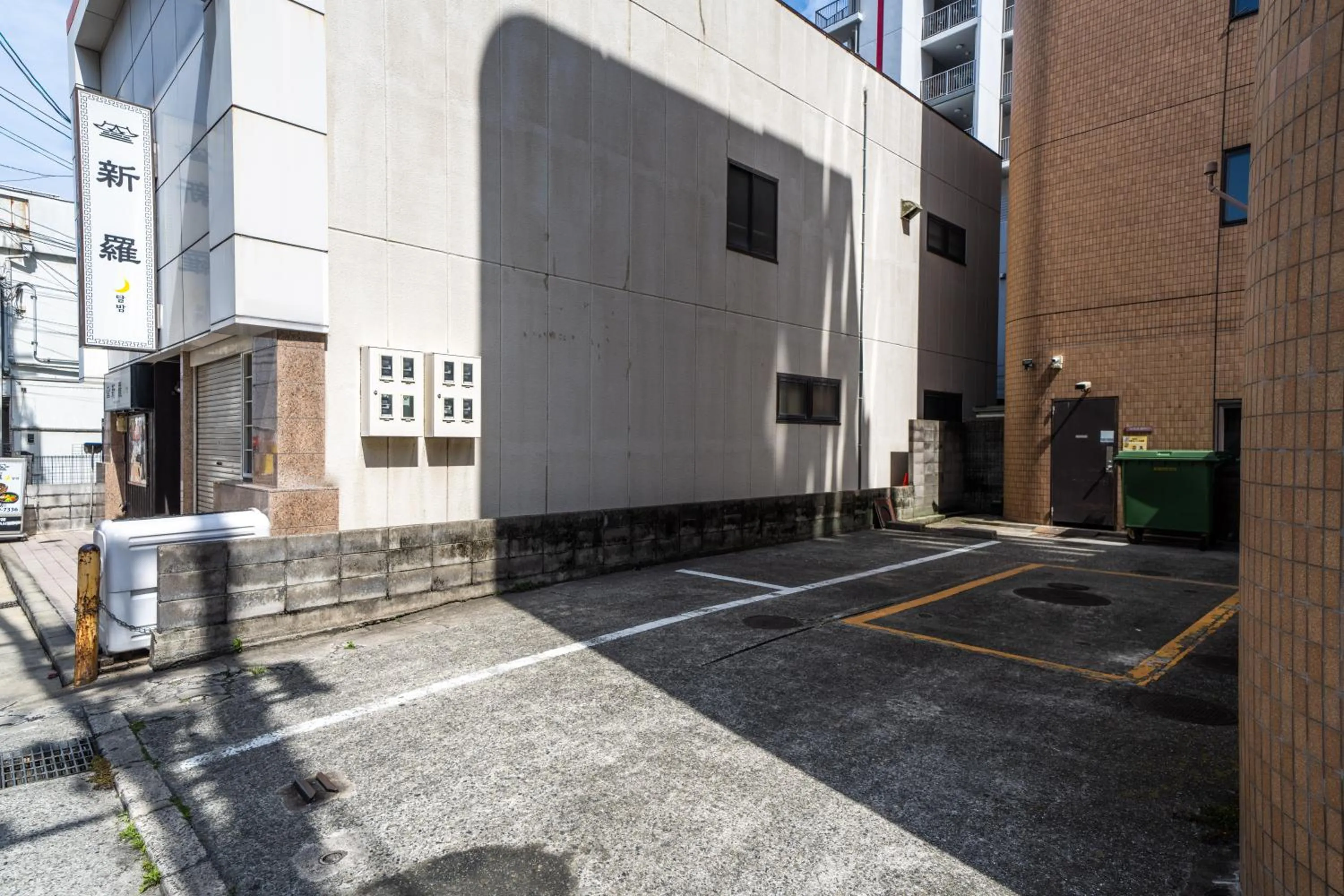 Parking in Ramada Encore by Wyndham Amagasaki