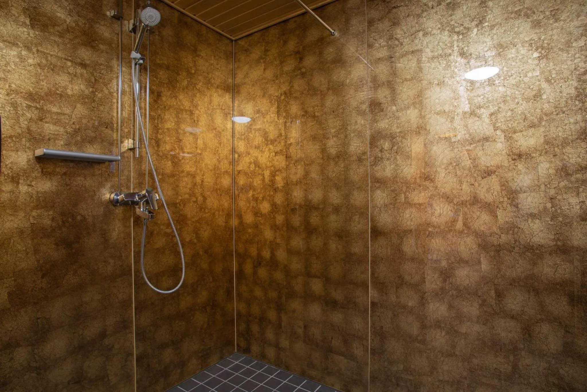 Shower in Utsjoki Arctic Resort