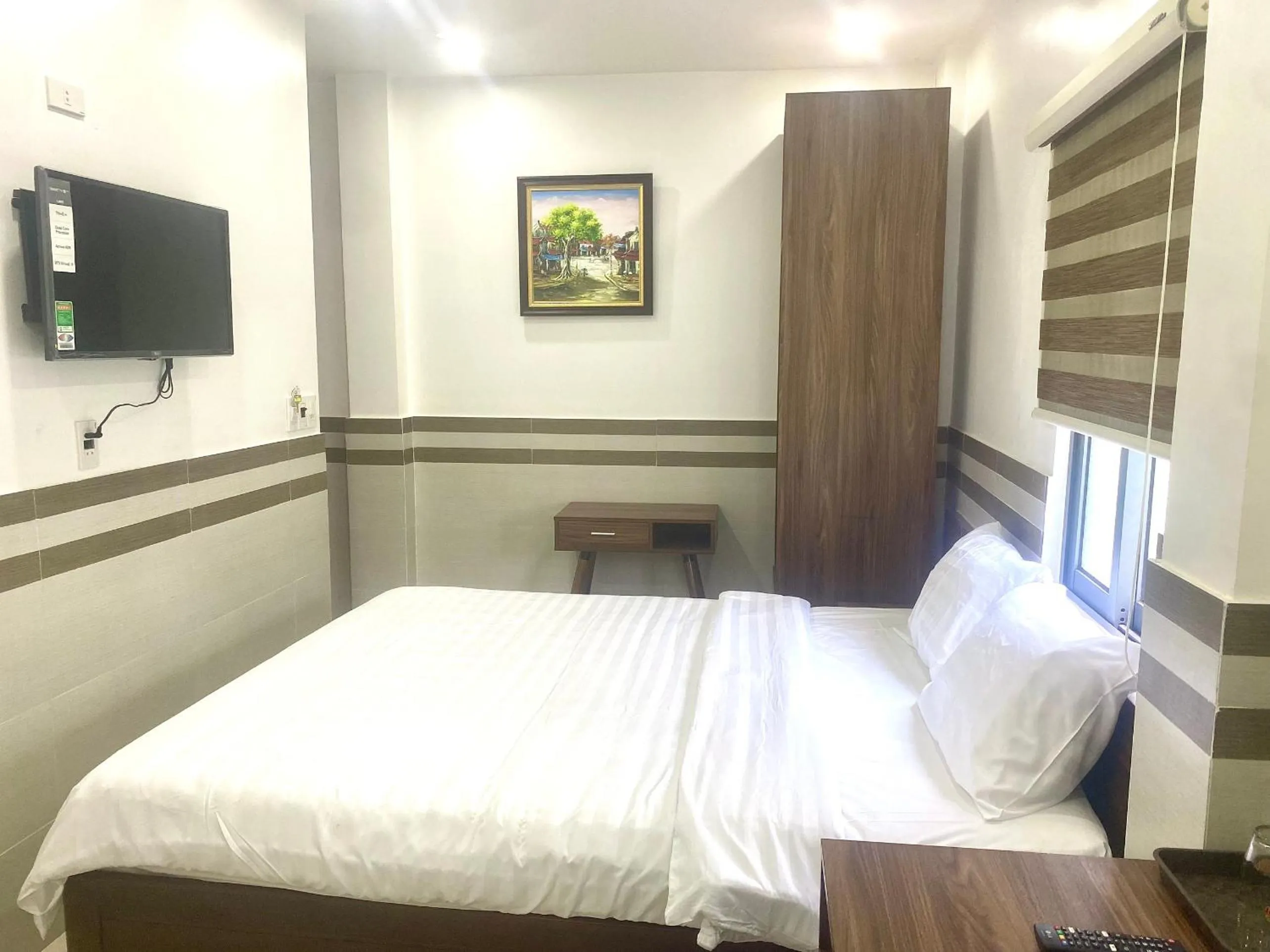 Bed in Shine Hotel