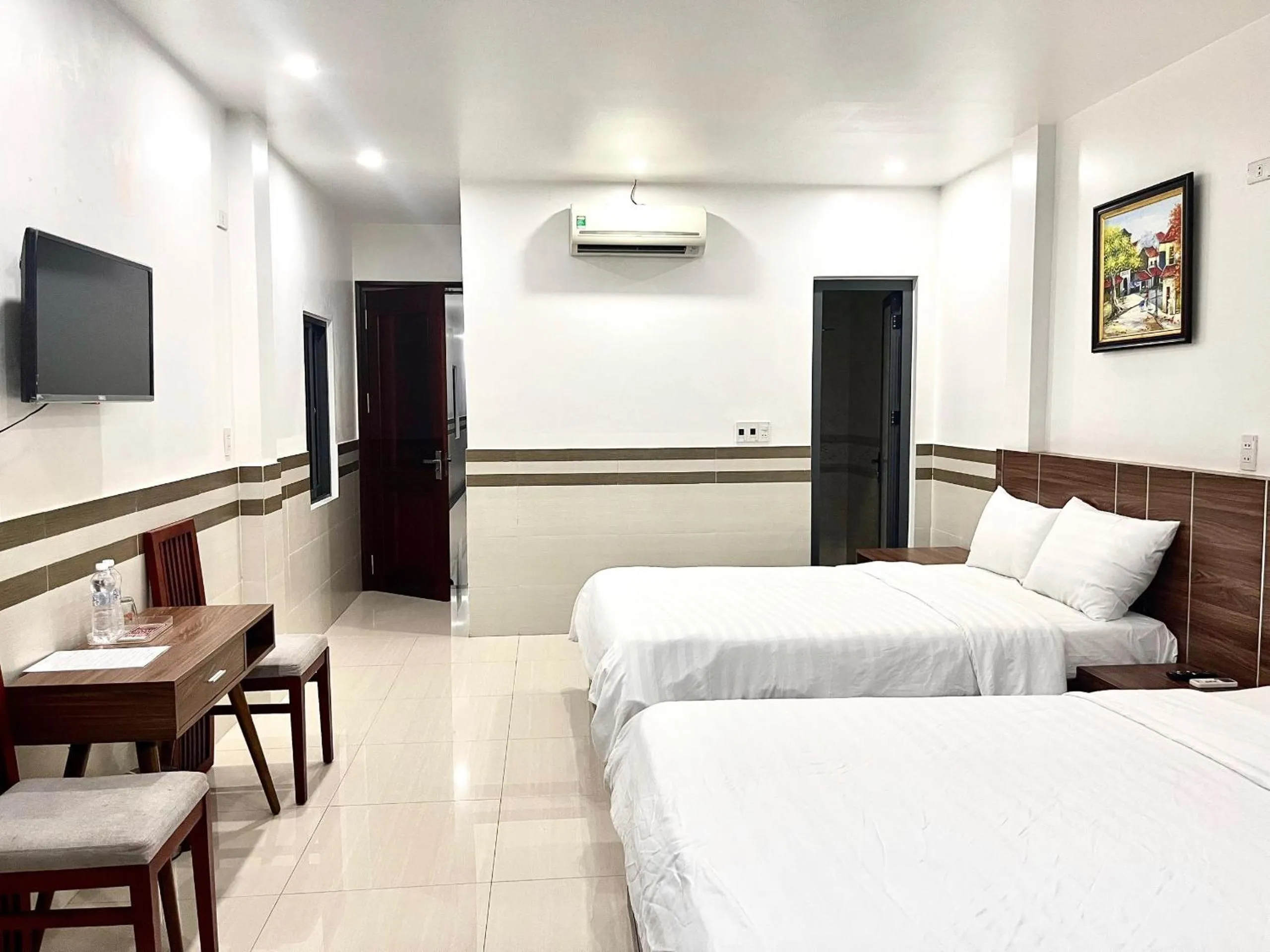 Bedroom, Bed in Shine Hotel