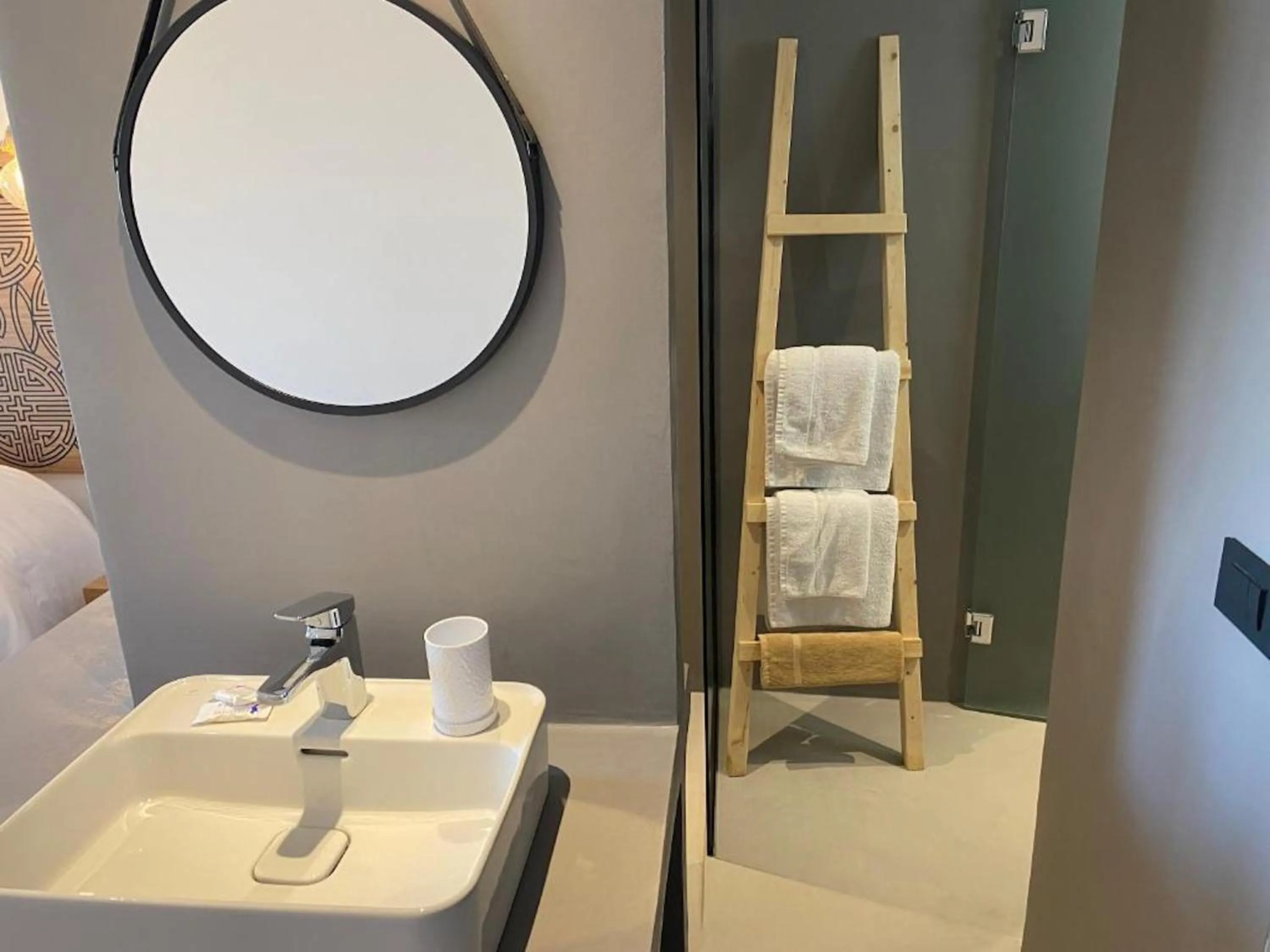 Bathroom in Helios Beach Hotel & Bungalows