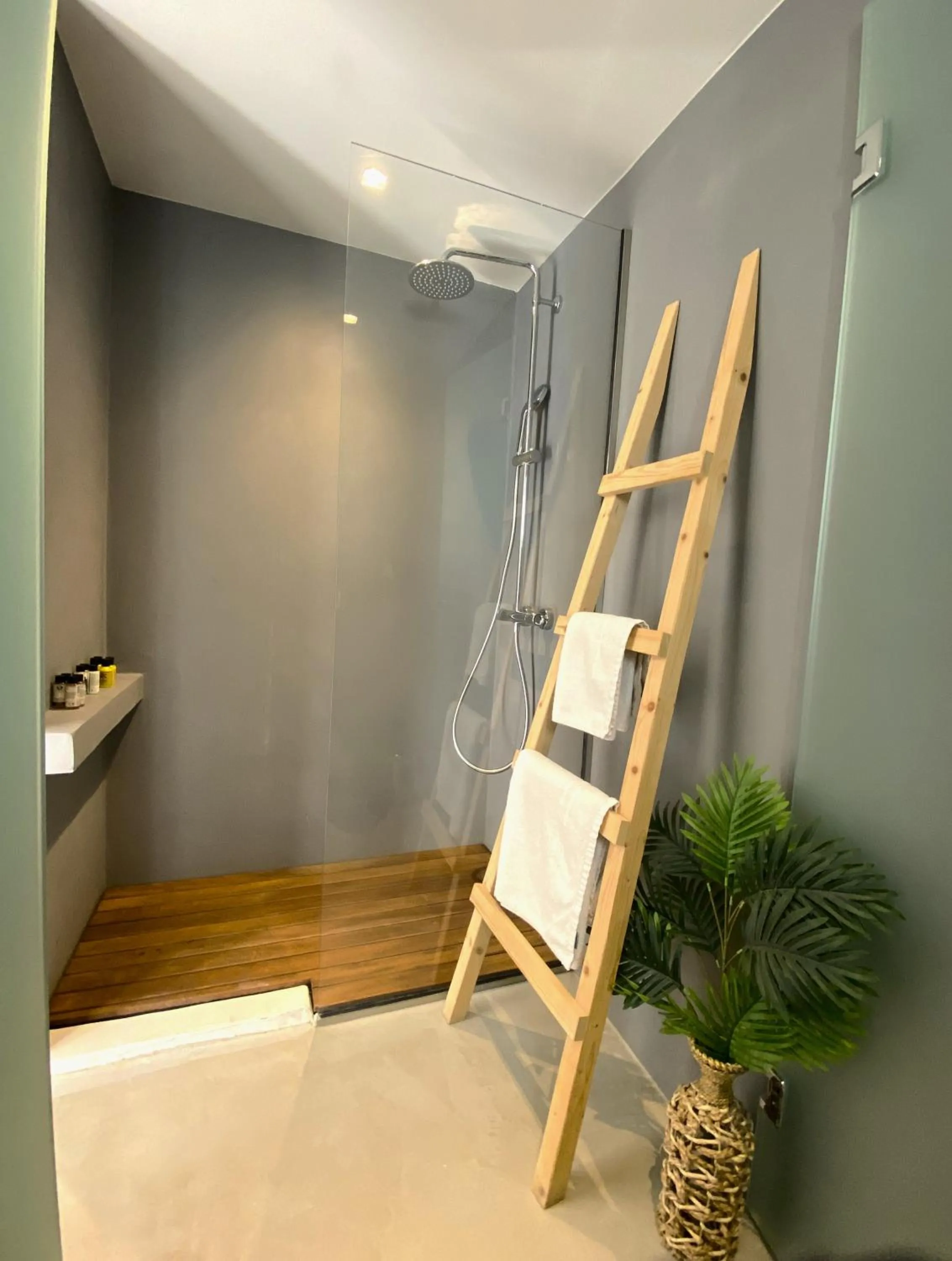 Shower in Helios Beach Hotel & Bungalows