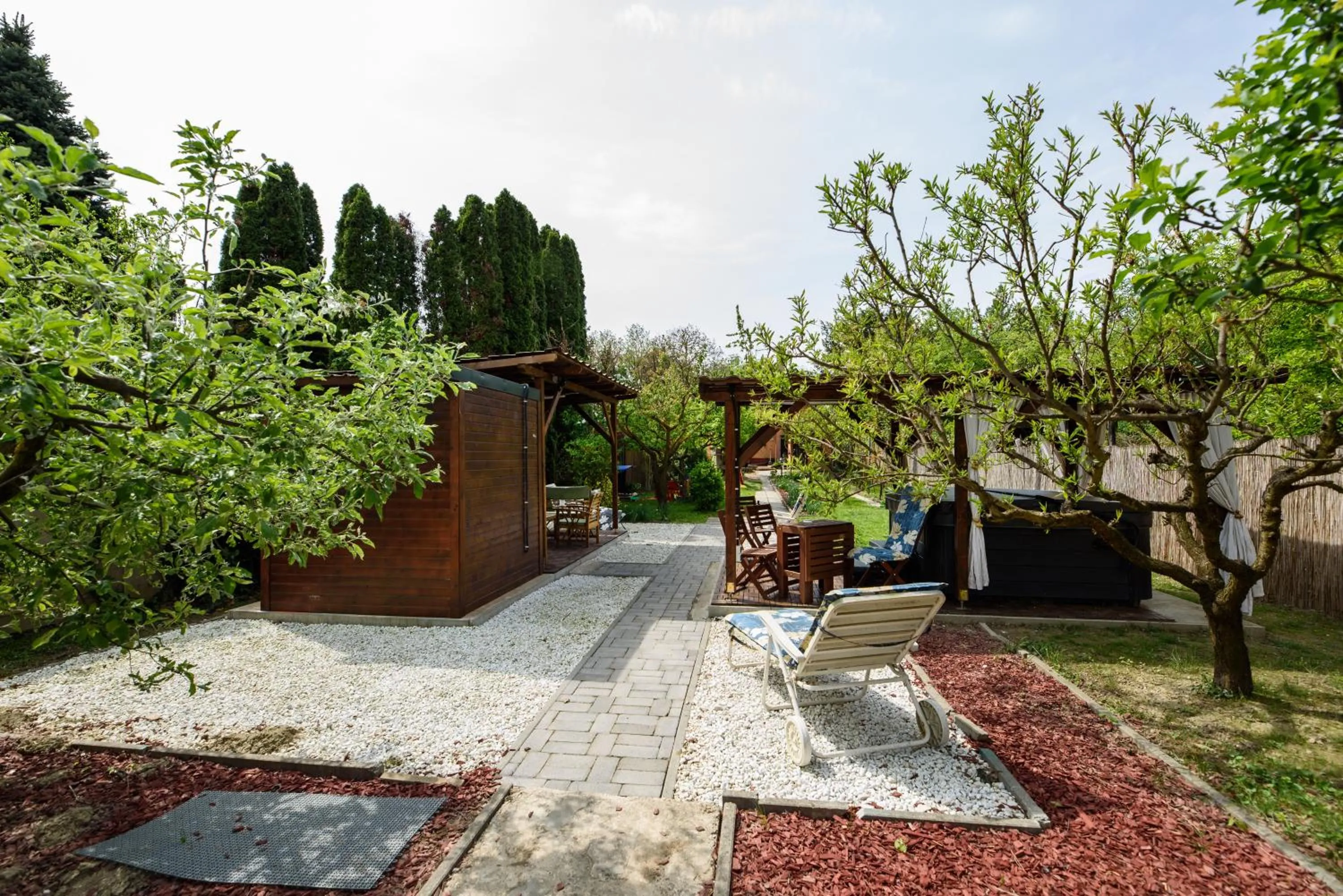 Garden in Emili Apartman Ráckeve