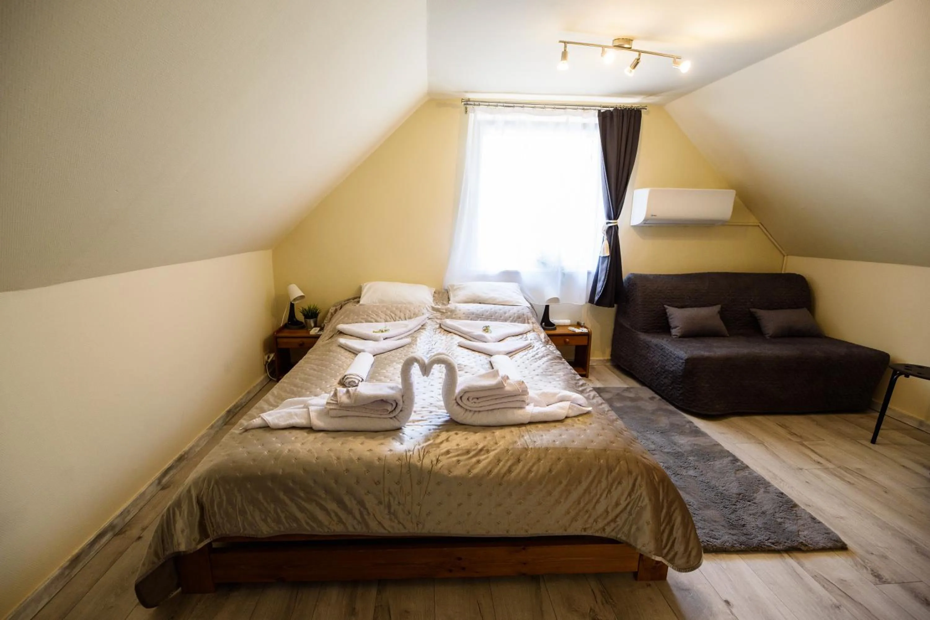Bedroom, Bed in Emili Apartman Ráckeve