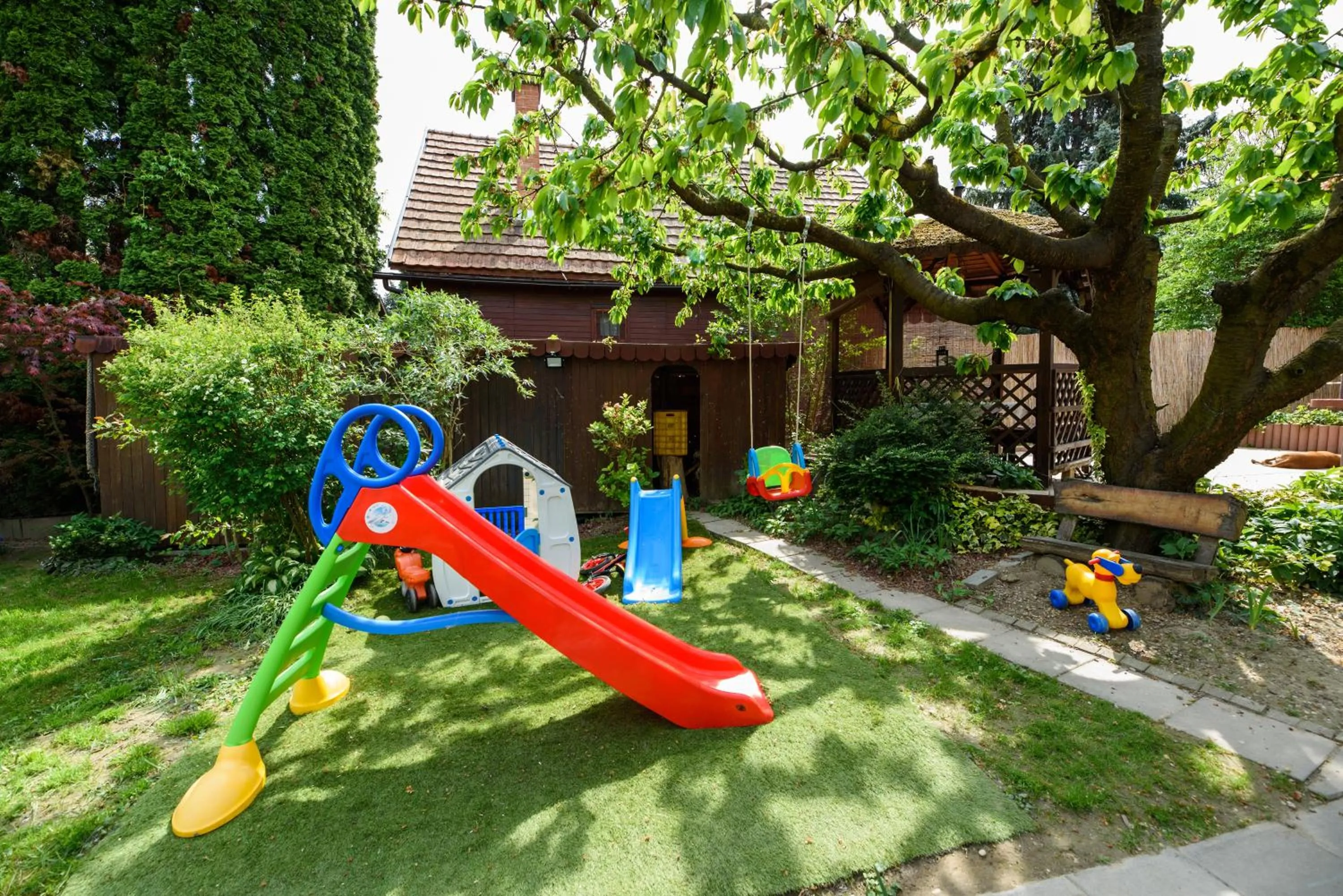 Children play ground in Emili Apartman Ráckeve