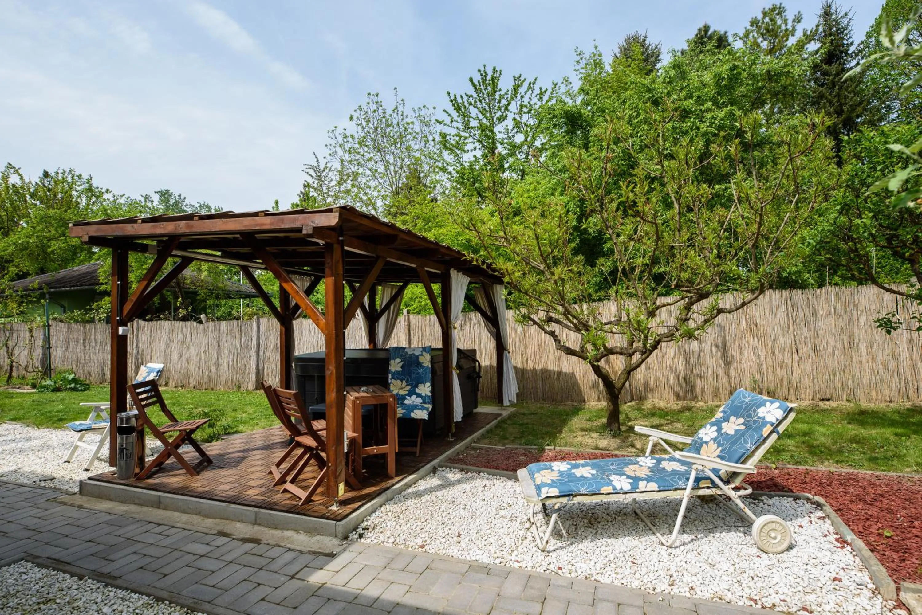 Hot Tub in Emili Apartman Ráckeve