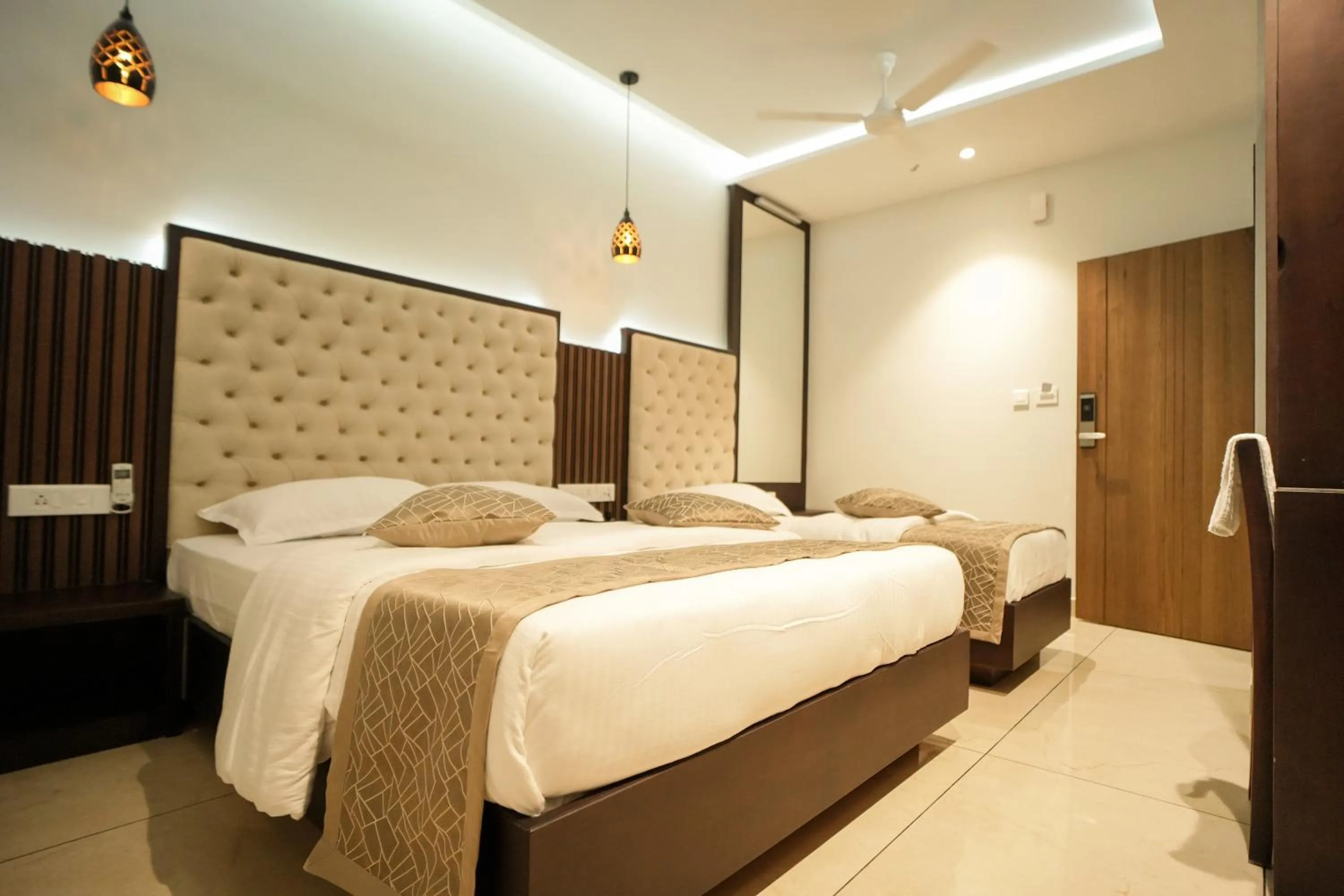 Bed in Sulu Residency