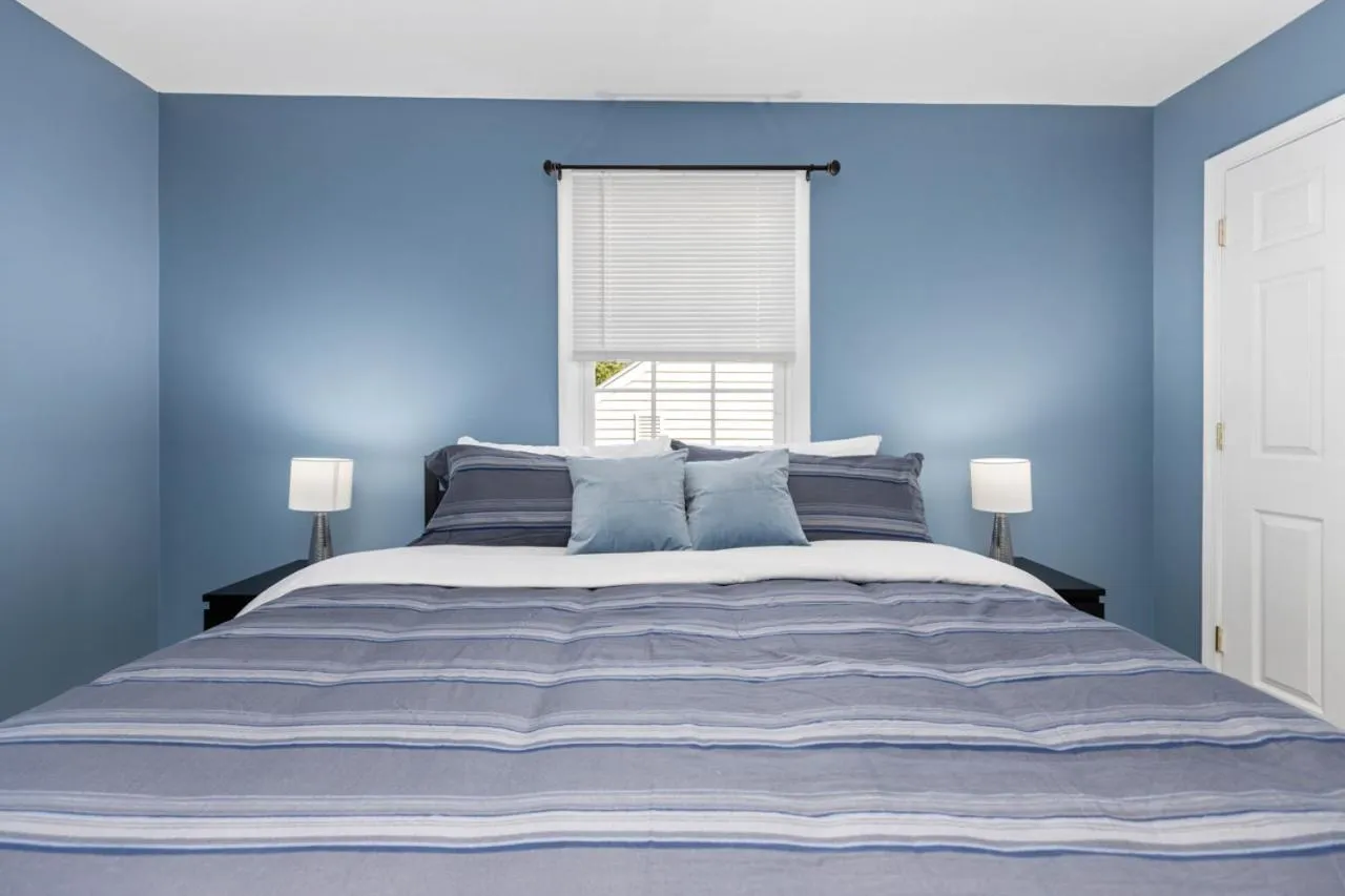 Bed in Waynesboro home near Wintergreen Charlottesville