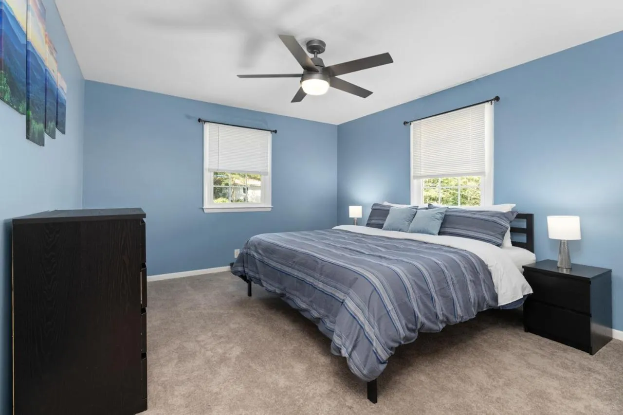 Bed in Waynesboro home near Wintergreen Charlottesville