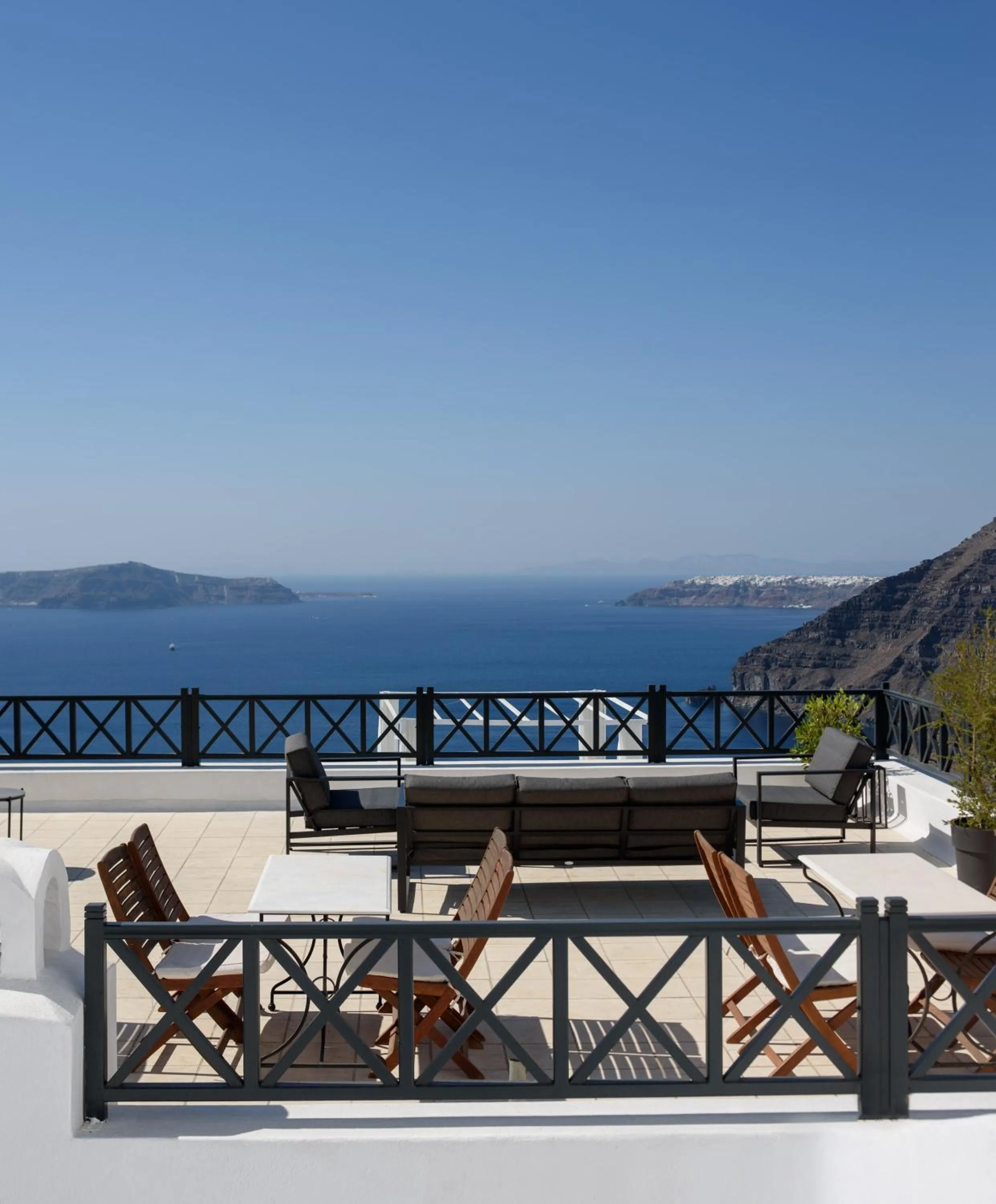 Nearby landmark in Firalia, Casa in Rock Suites