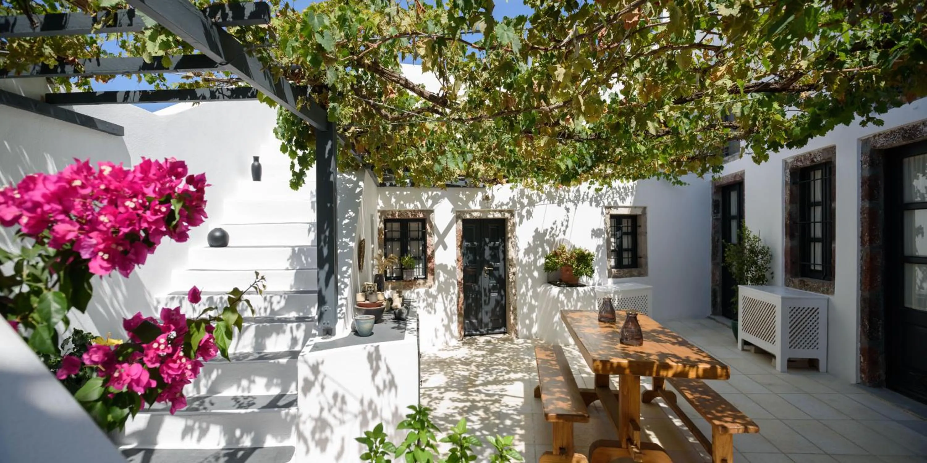 Property building in Firalia, Casa in Rock Suites