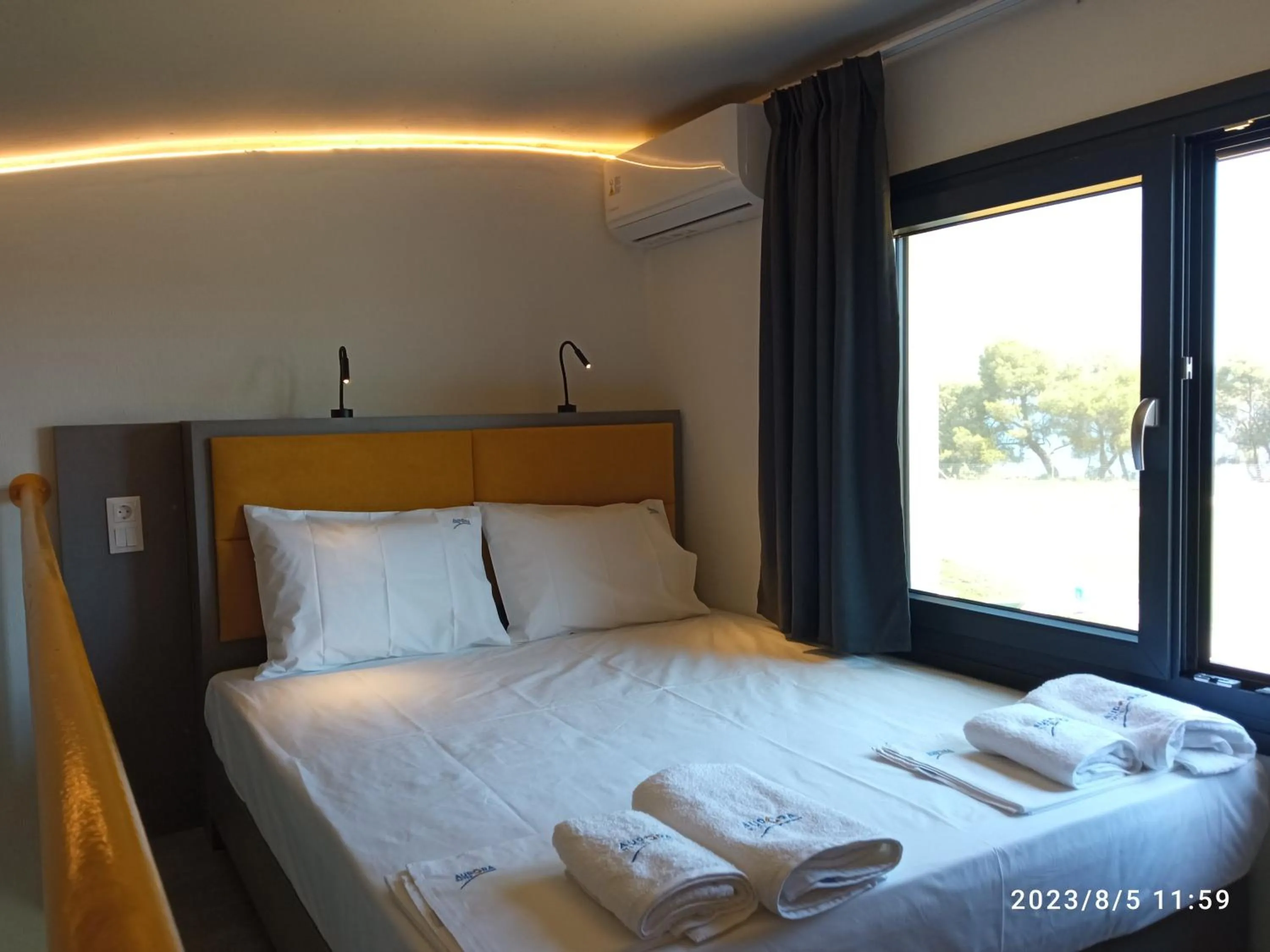 Bedroom, Bed in Aurora Suites