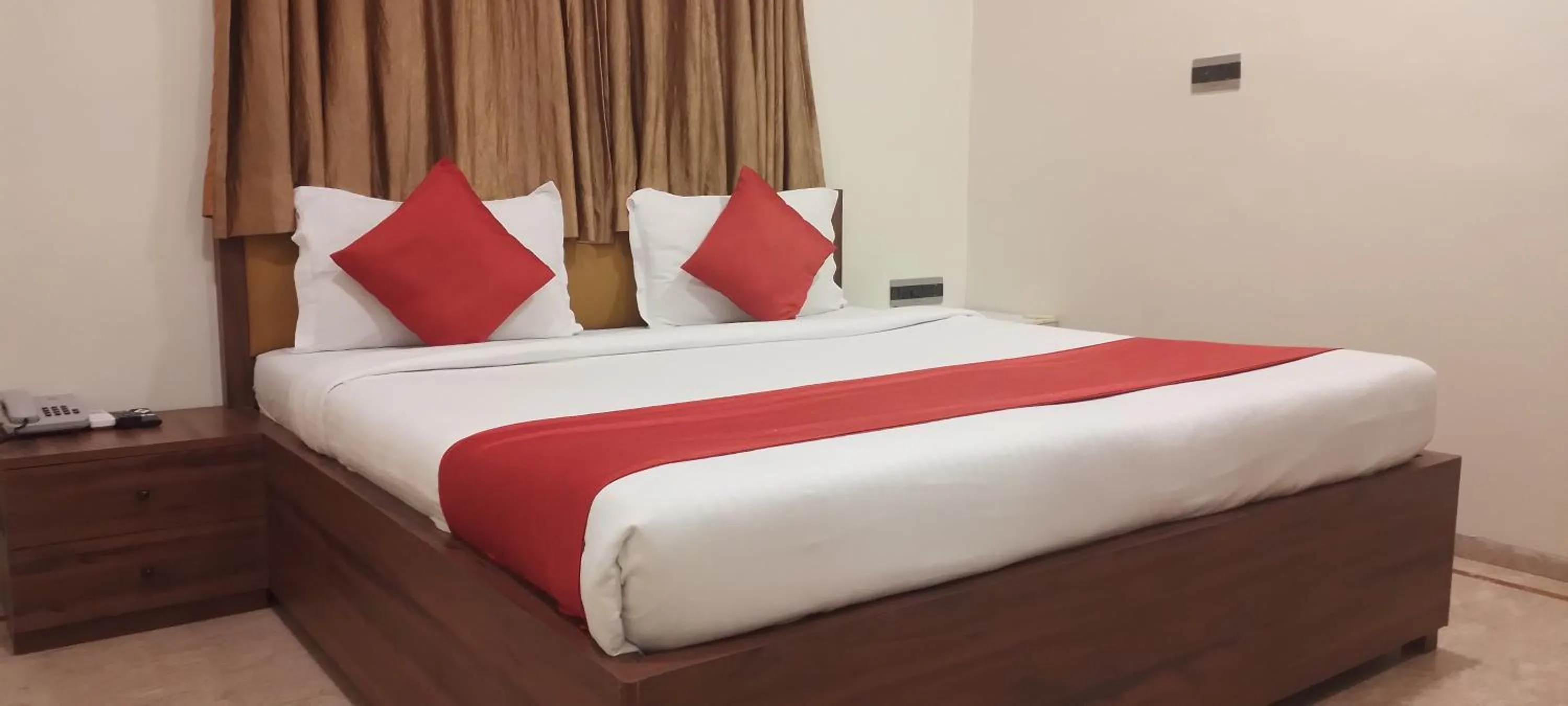 Standard King Room in Shine Hospitality Palace