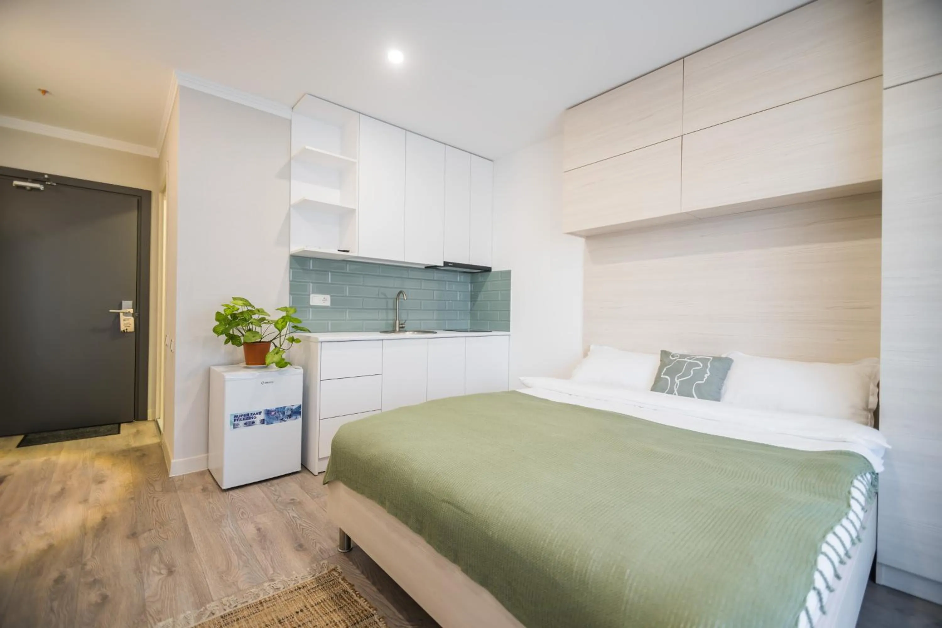 Photo of the whole room, Bed in Green Side Apart Hotel