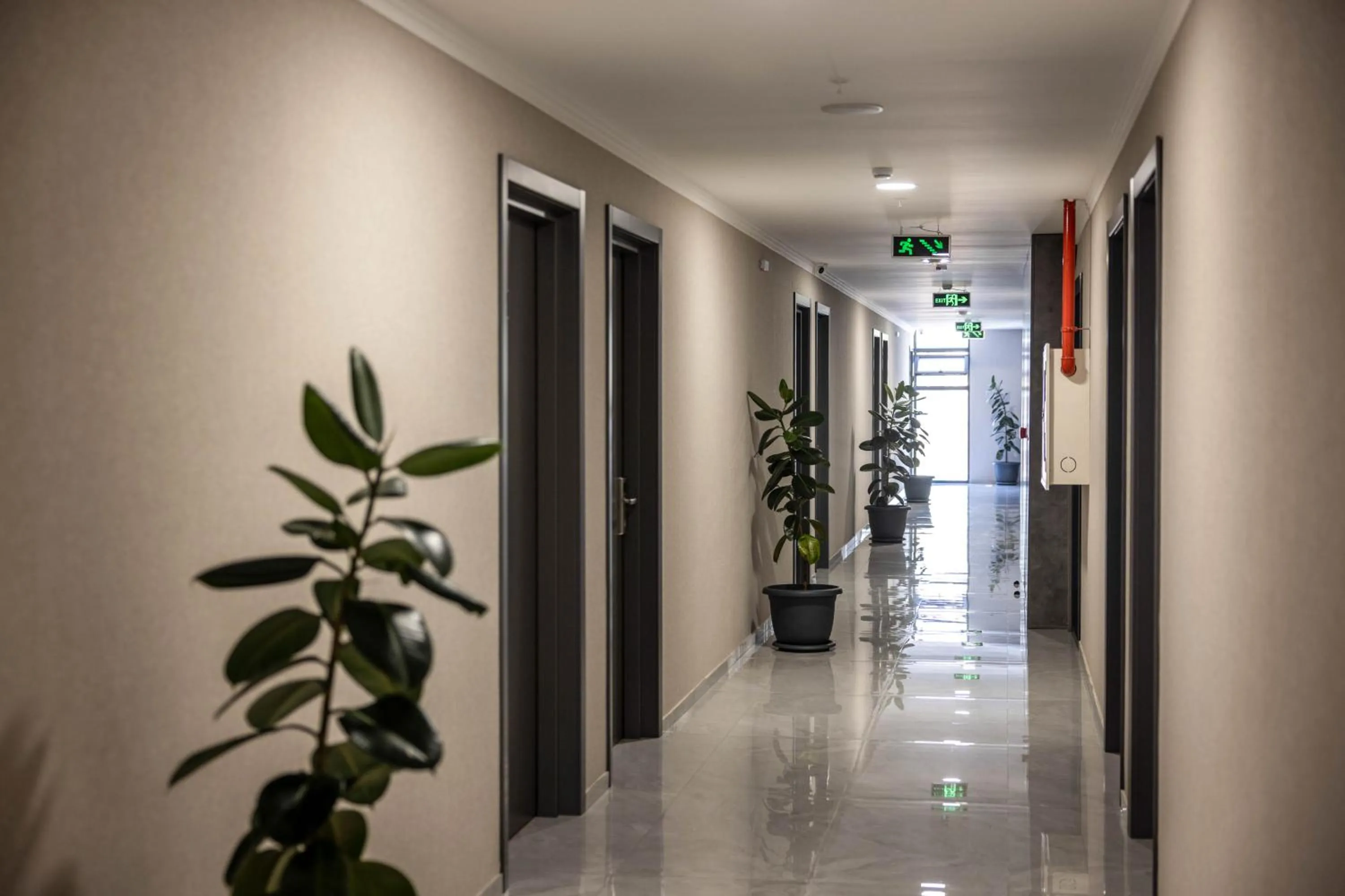 Property building in Green Side Apart Hotel