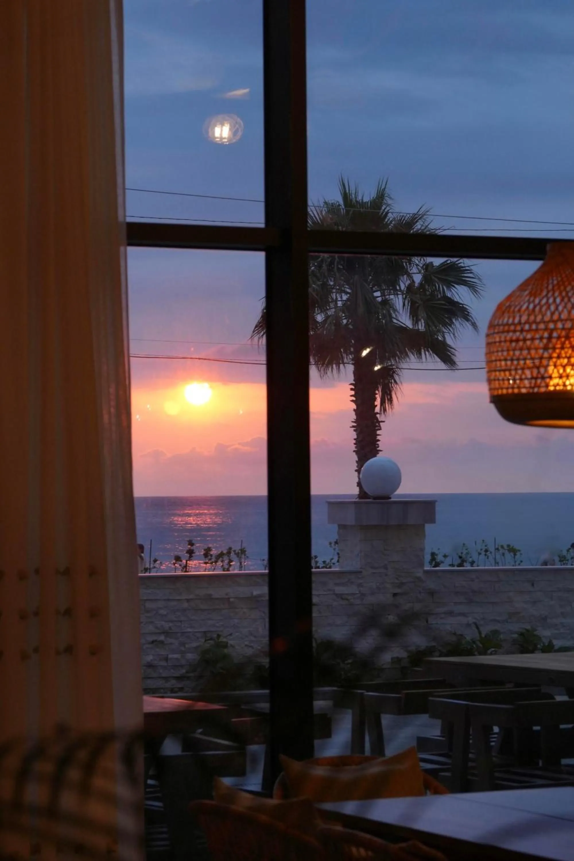 Restaurant/places to eat in Green Side Apart Hotel