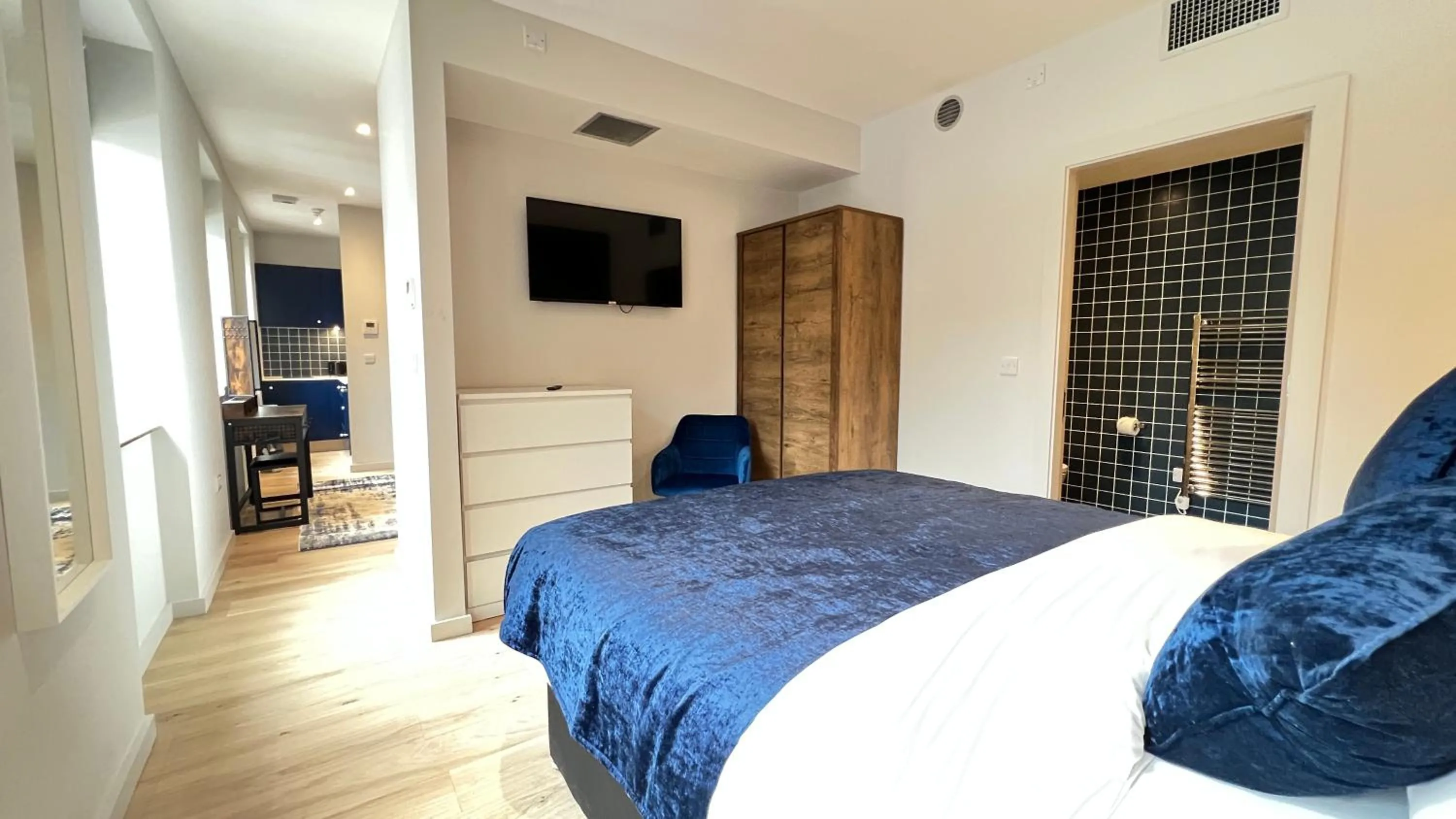 Bedroom, Bed in Merrion Square Studios