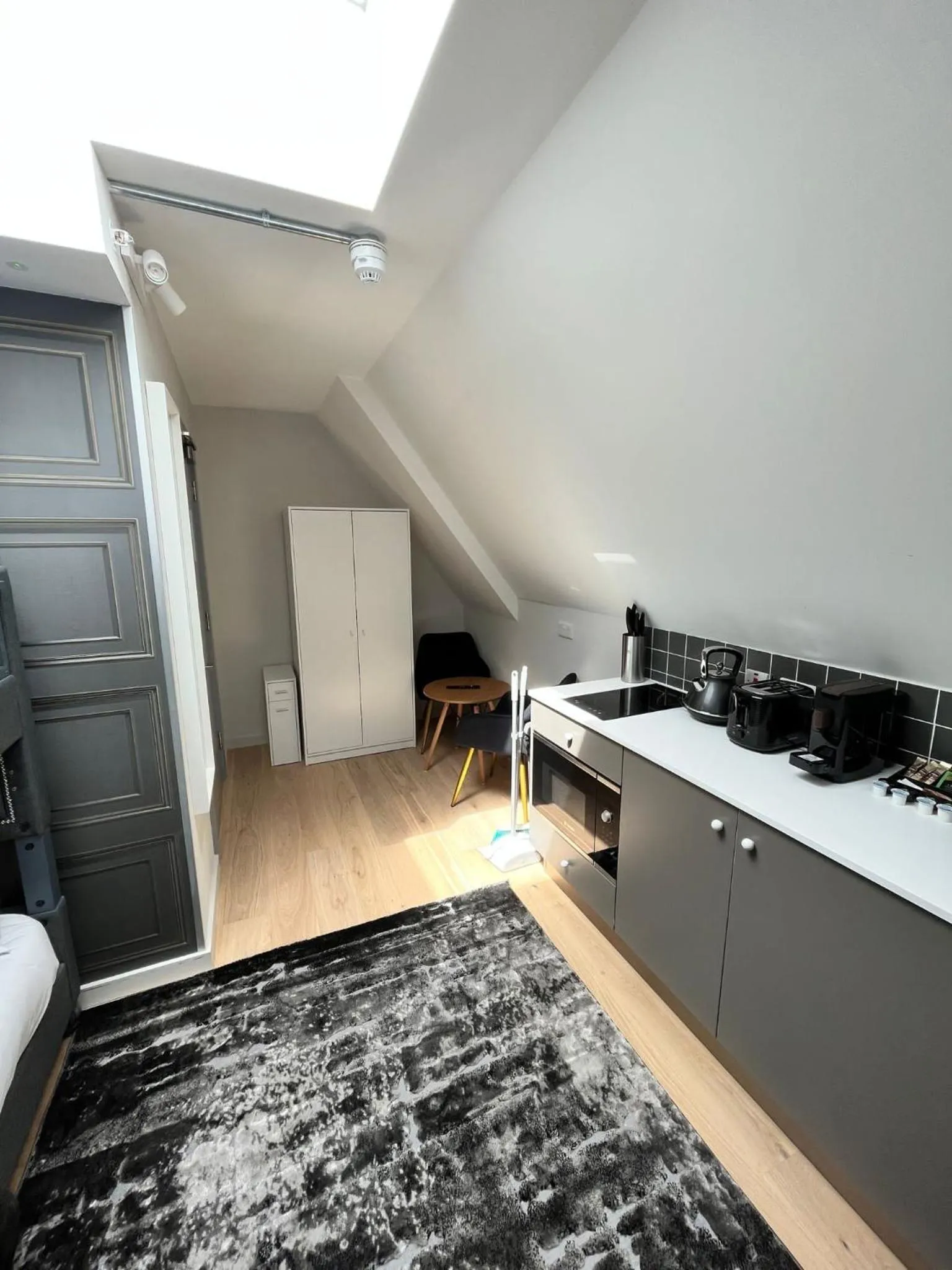 Kitchen or kitchenette in Merrion Square Studios