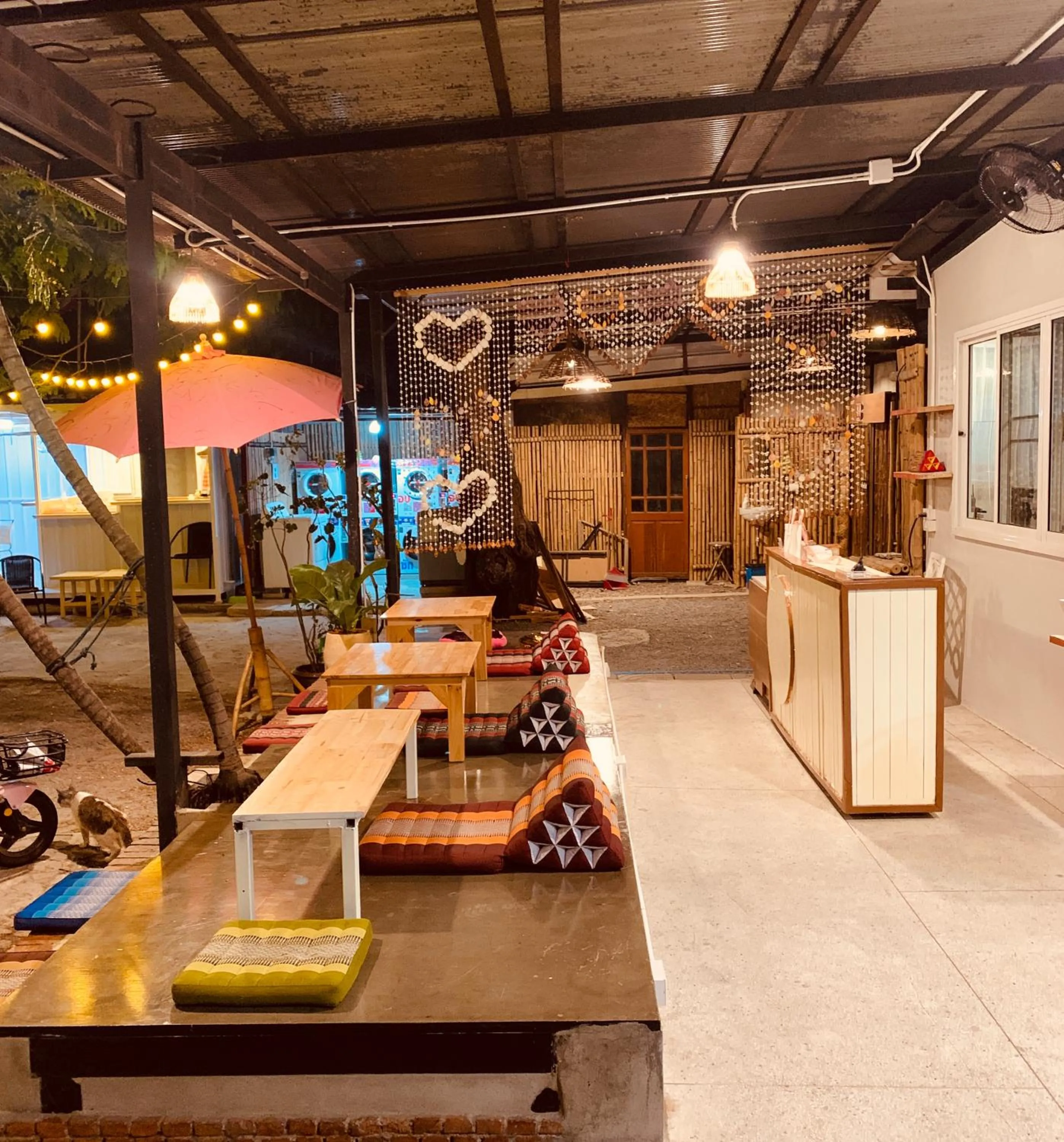 Patio in Hostel Baan Ichi （一番庵）