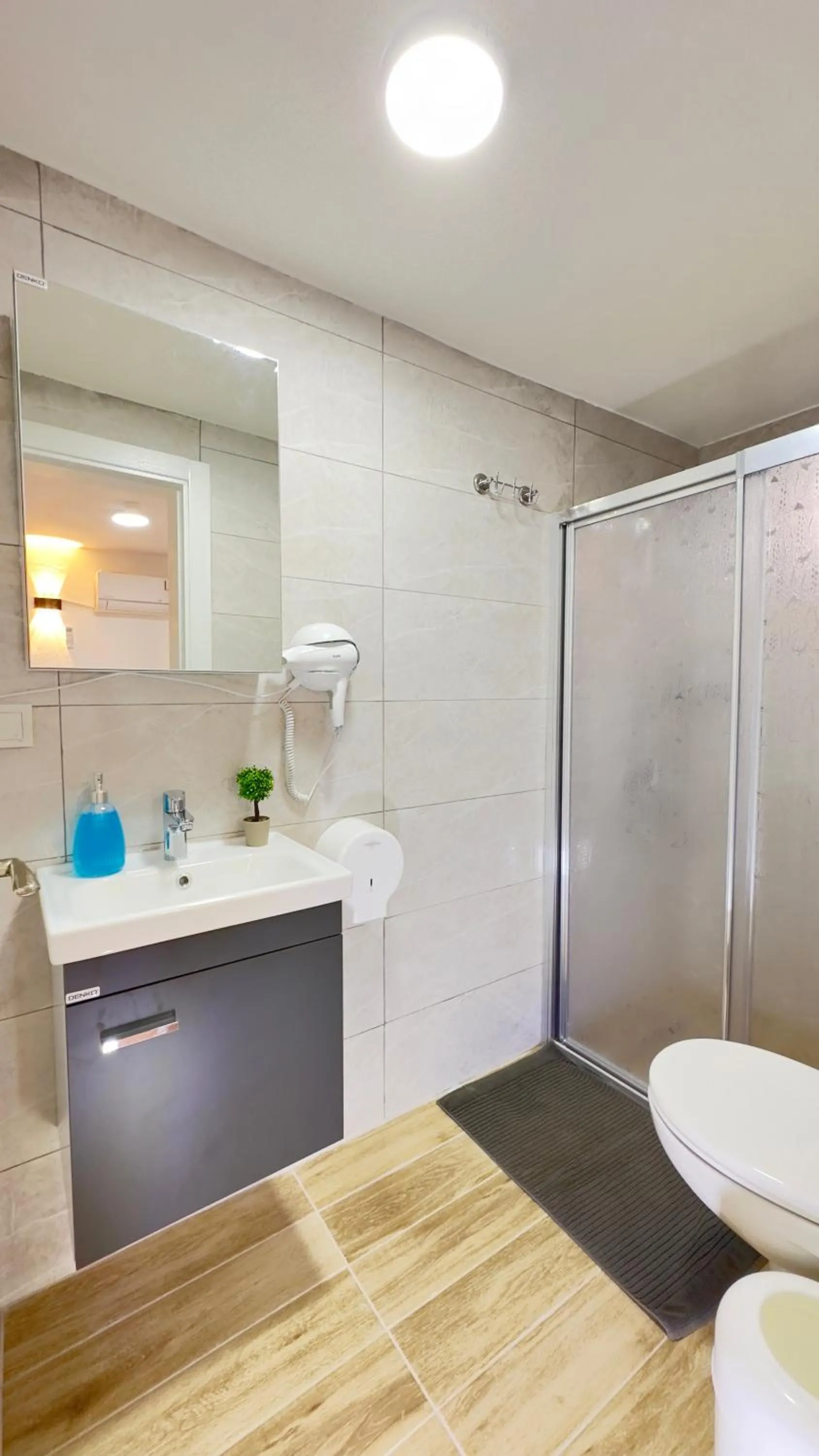 Shower in Gelidonya Pansiyon