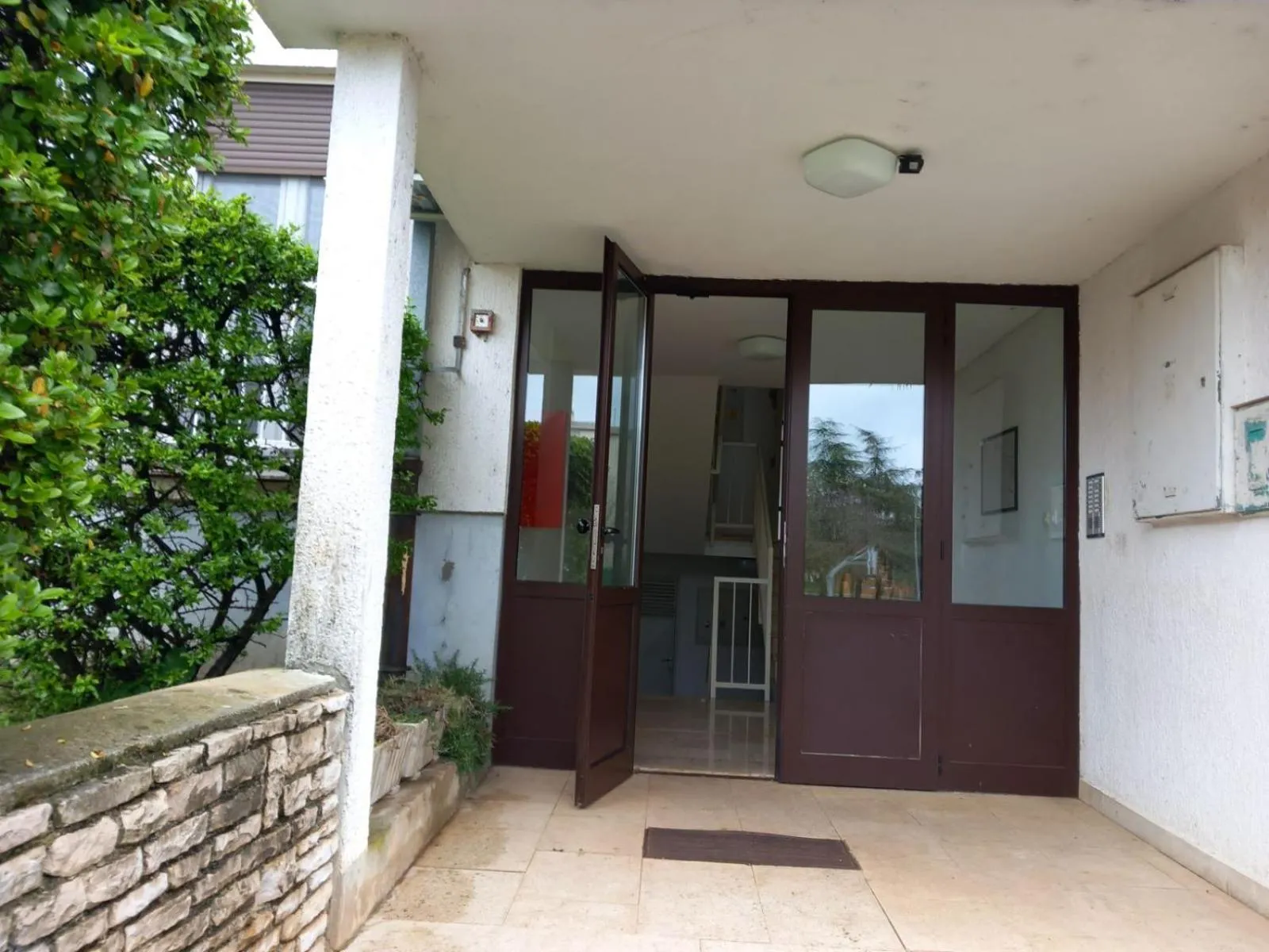 Facade/entrance in APARTMAN EDDA ****