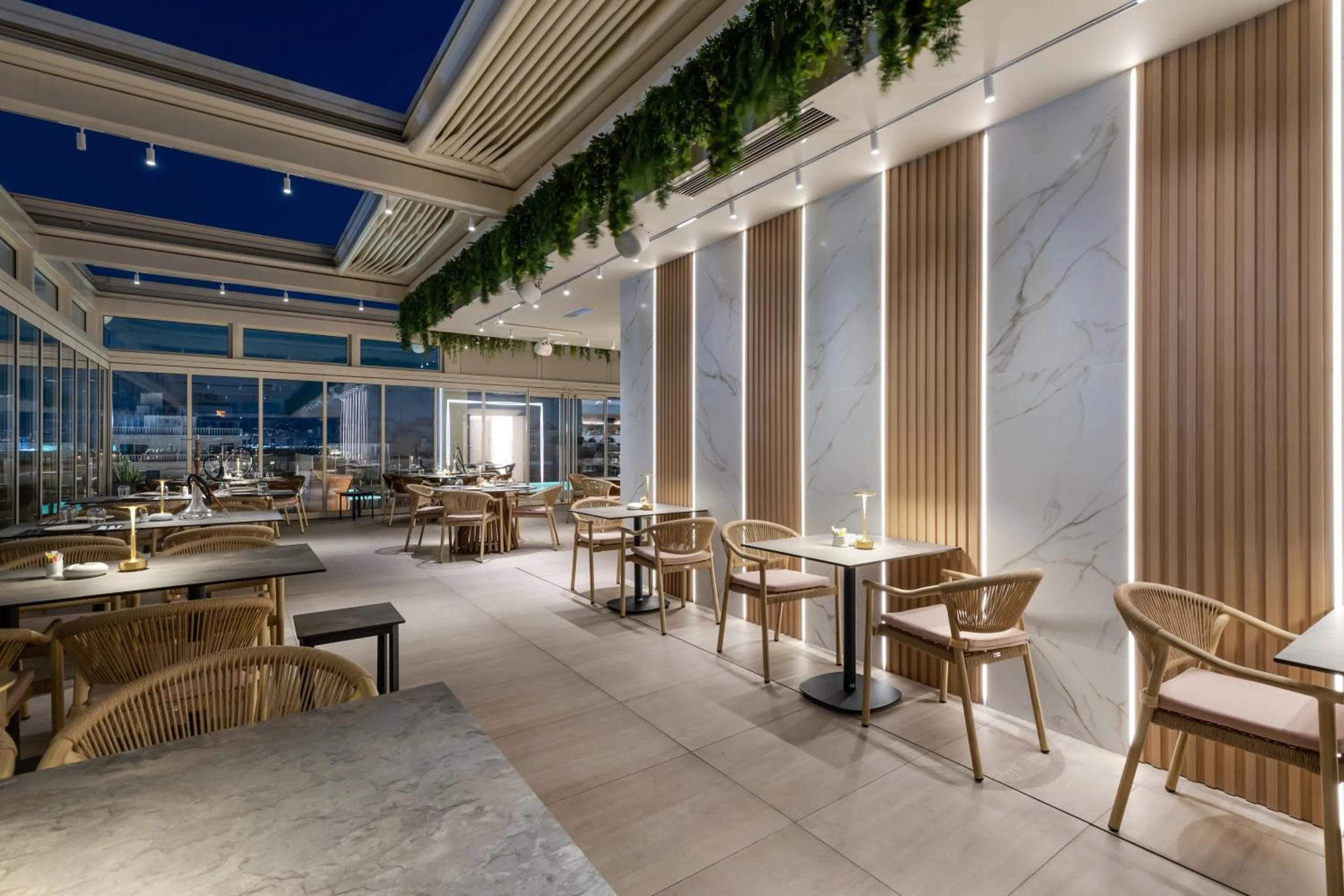 Restaurant/places to eat in Hilton Garden Inn Athens Syggrou Avenue