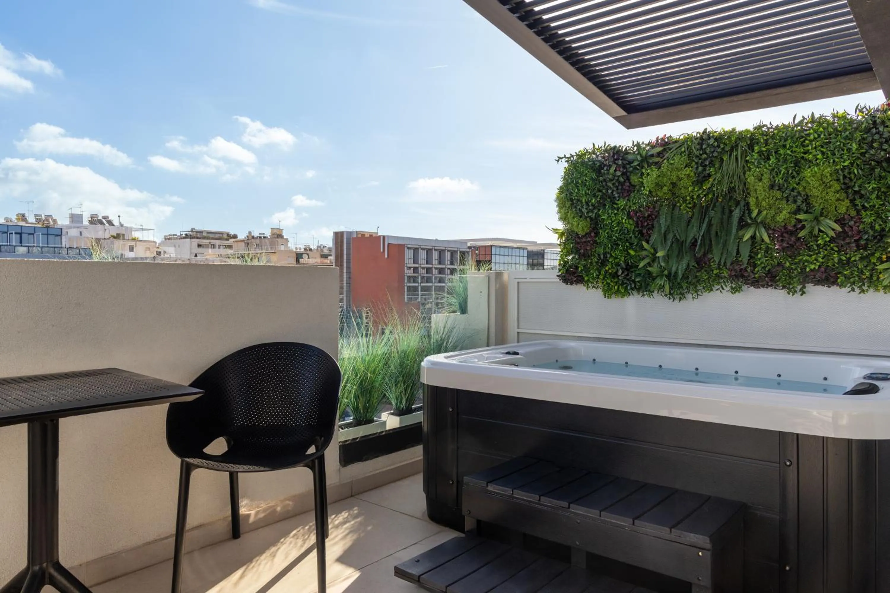 Hot Tub in Hilton Garden Inn Athens Syggrou Avenue