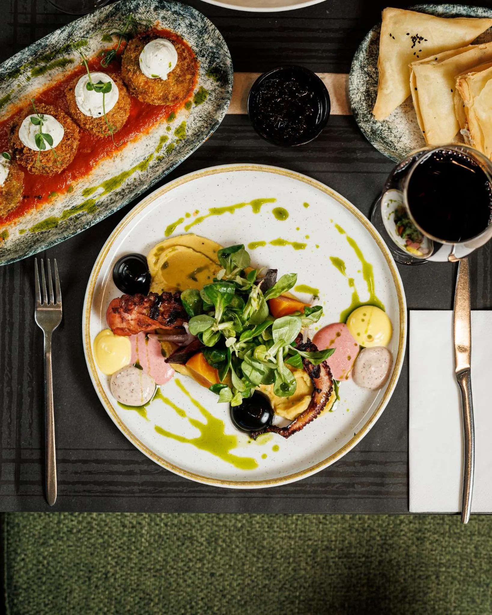 Restaurant/places to eat in Hilton Garden Inn Athens Syggrou Avenue