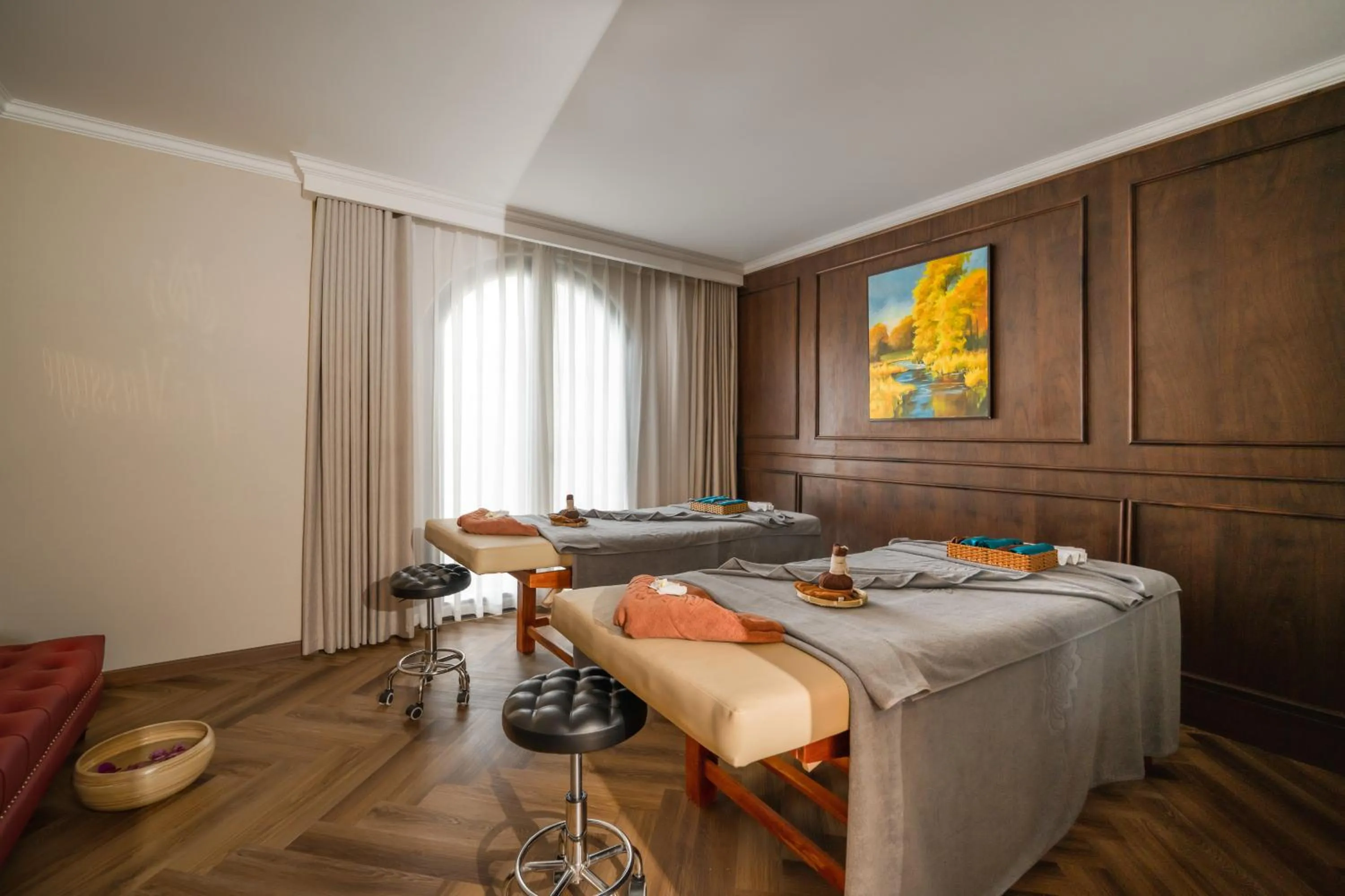 Massage, Bed in Golden Lotus Luxury Hotel Danang - Complimentary Daily Afternoon Tea