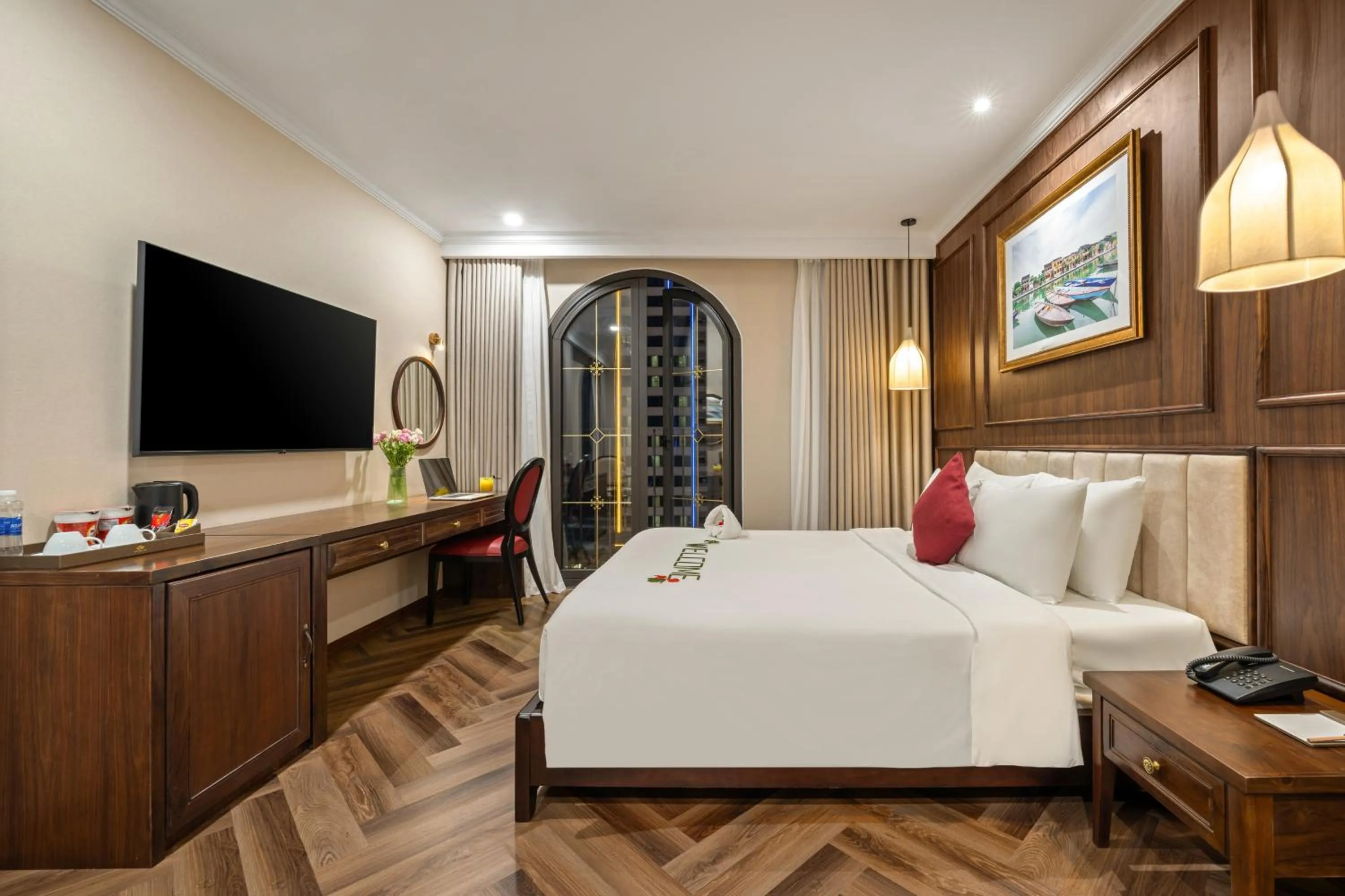 Bed in Golden Lotus Luxury Hotel Danang - Complimentary Daily Afternoon Tea