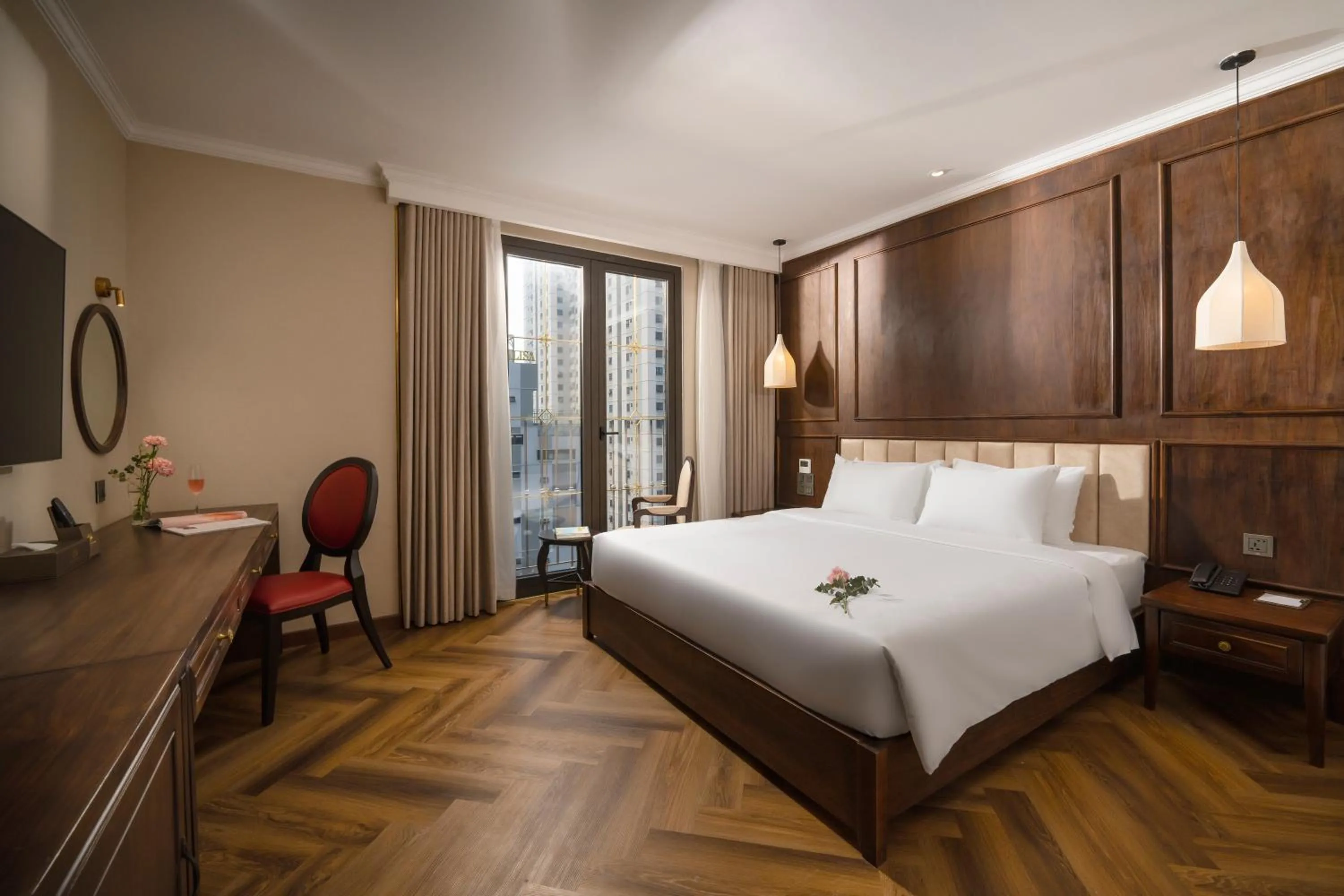 Bedroom, Bed in Golden Lotus Luxury Hotel Danang - Complimentary Daily Afternoon Tea