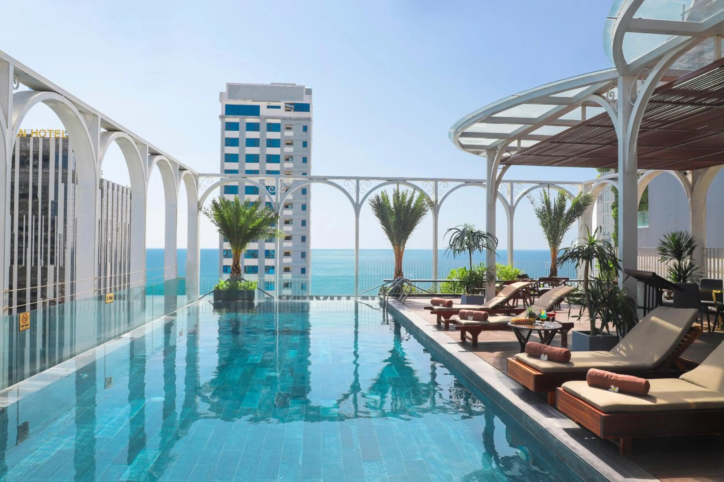 Swimming pool in Golden Lotus Luxury Hotel Danang - Complimentary Daily Afternoon Tea