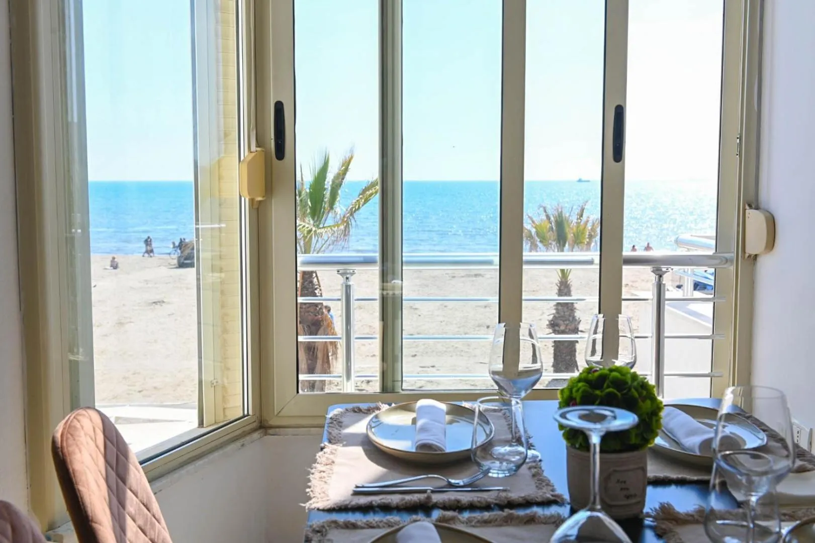 Day in Wave Beachfront Apartments