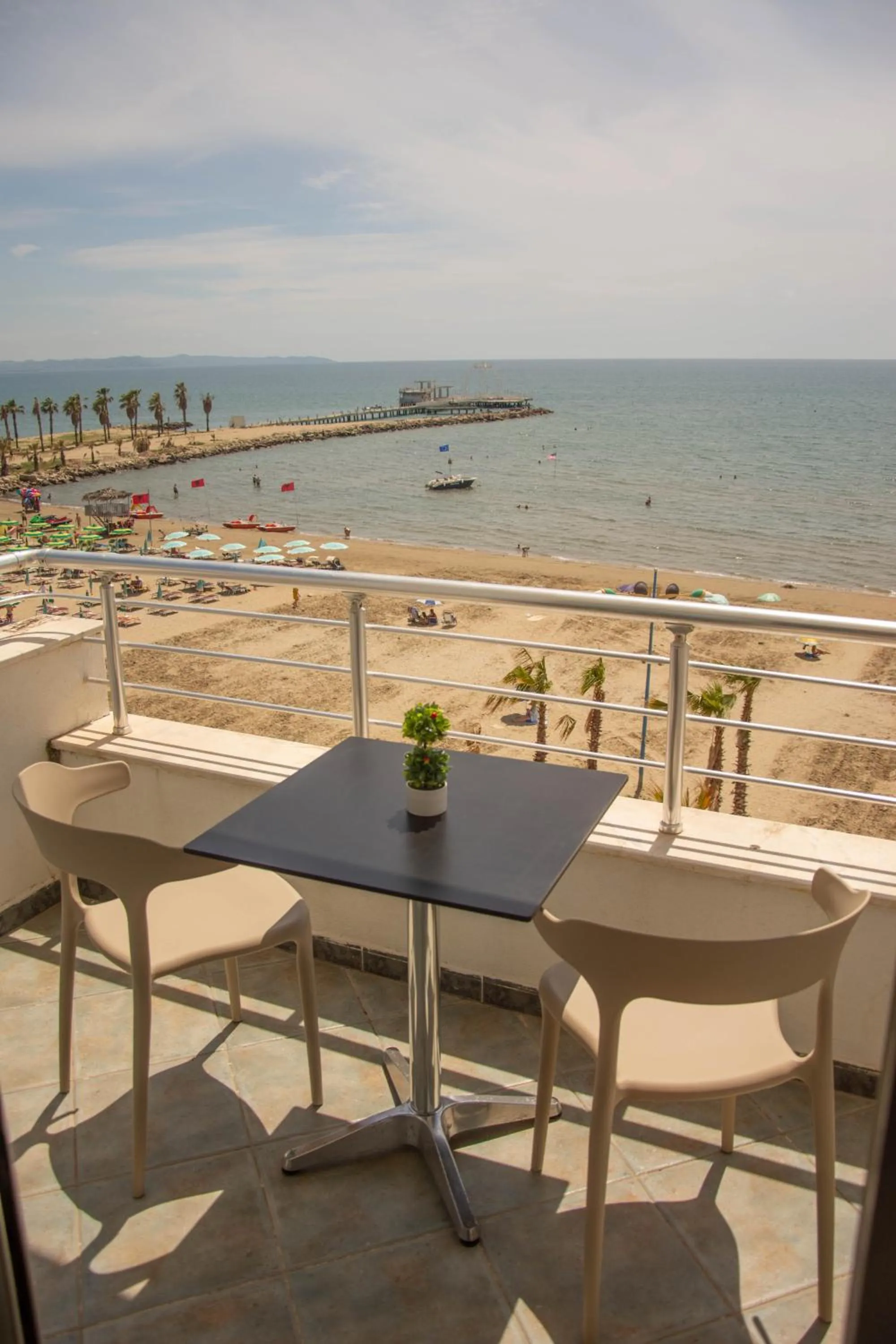 Day in Wave Beachfront Apartments