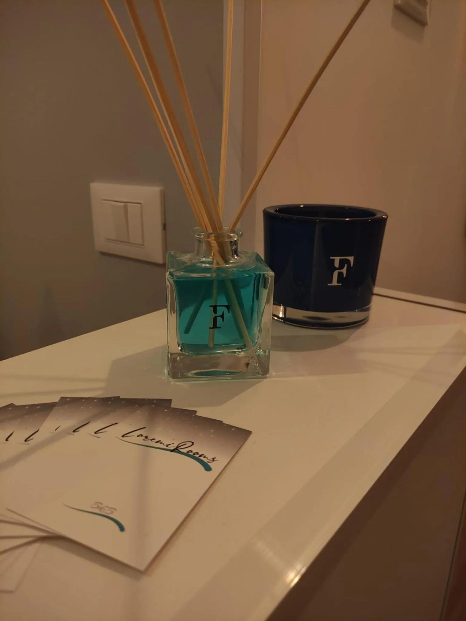 Lobby or reception, TV/Entertainment Center in Loremi Rooms