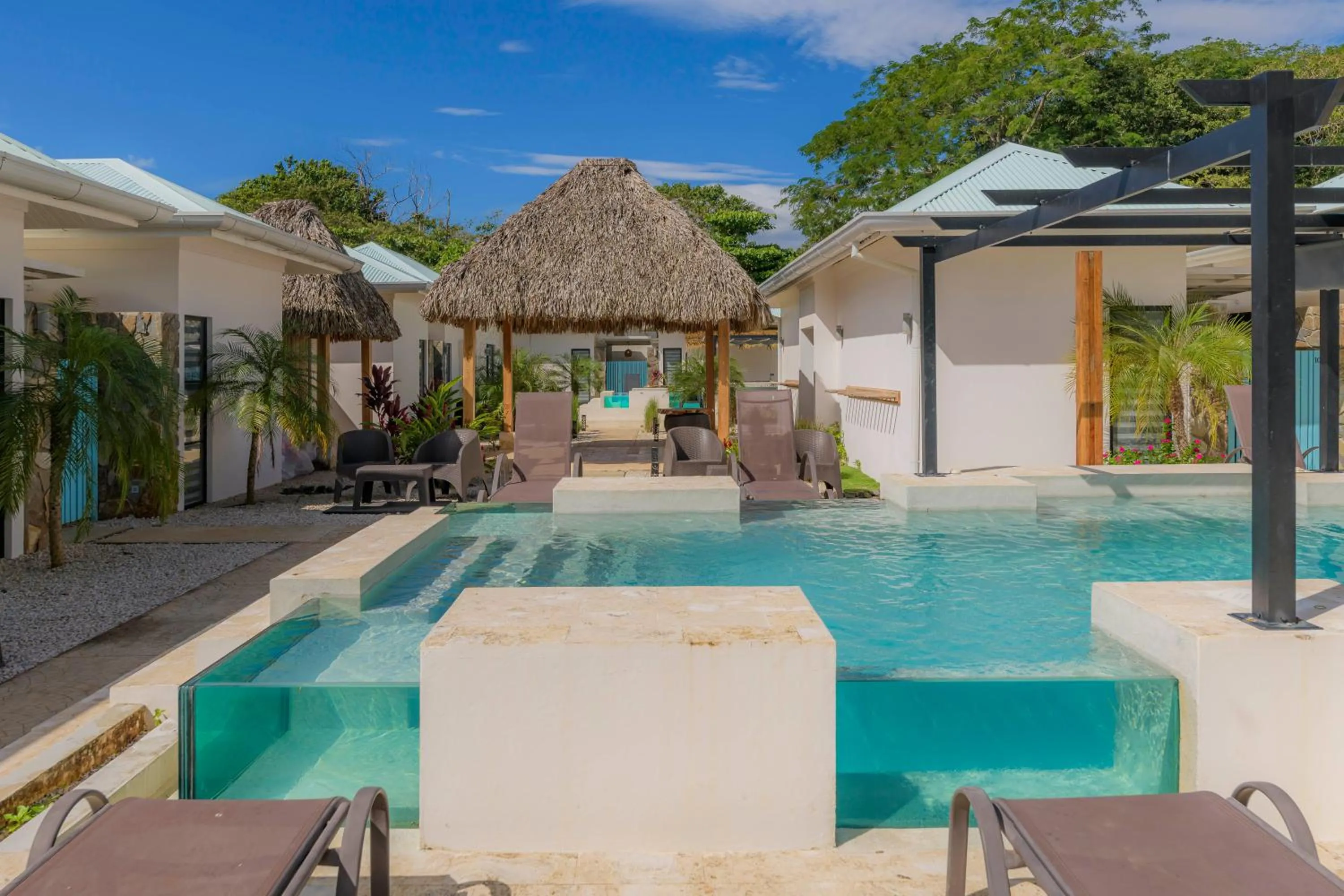 Swimming pool in Villas VR Beachwalk Avellanas