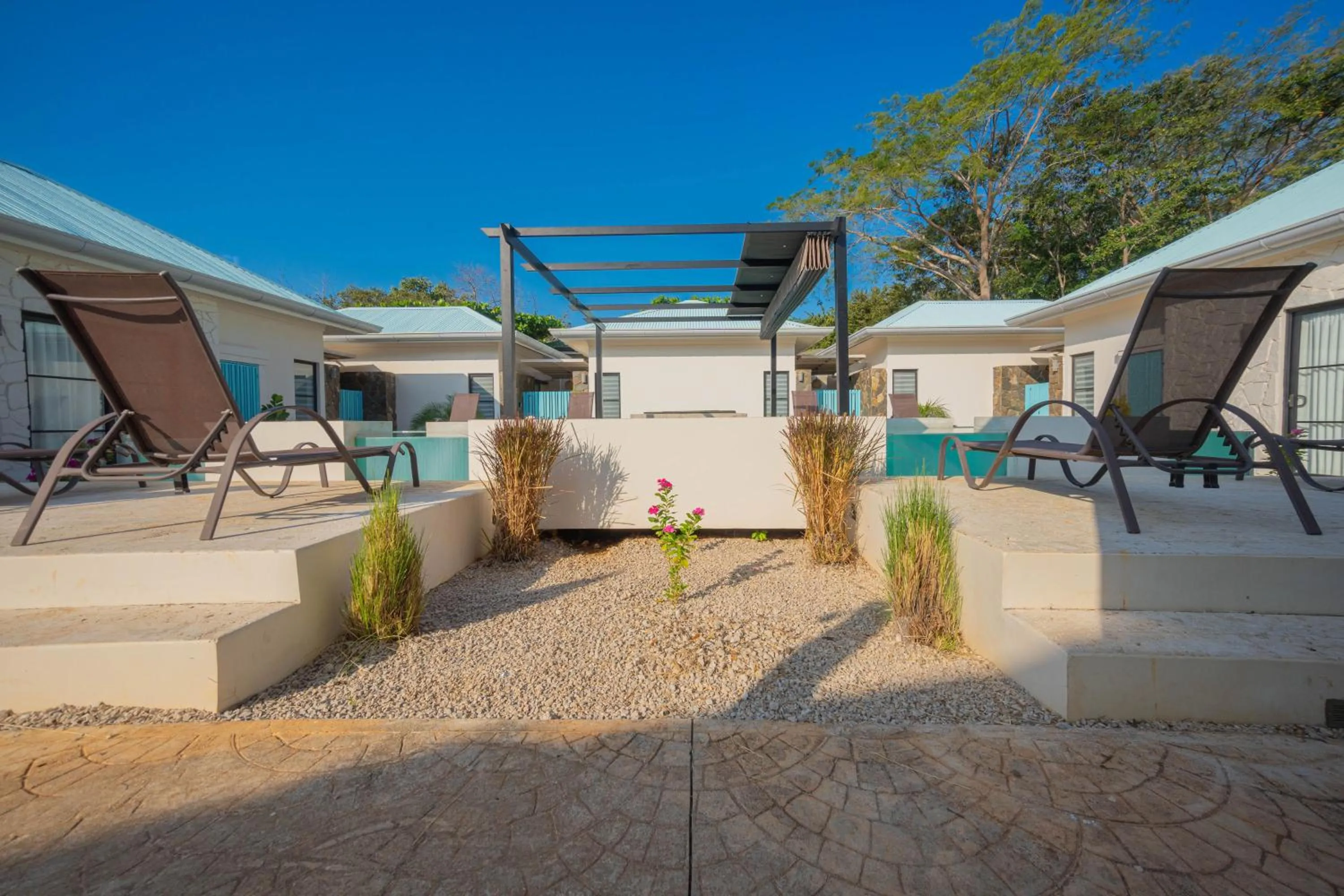 Day in Villas VR Beachwalk Avellanas