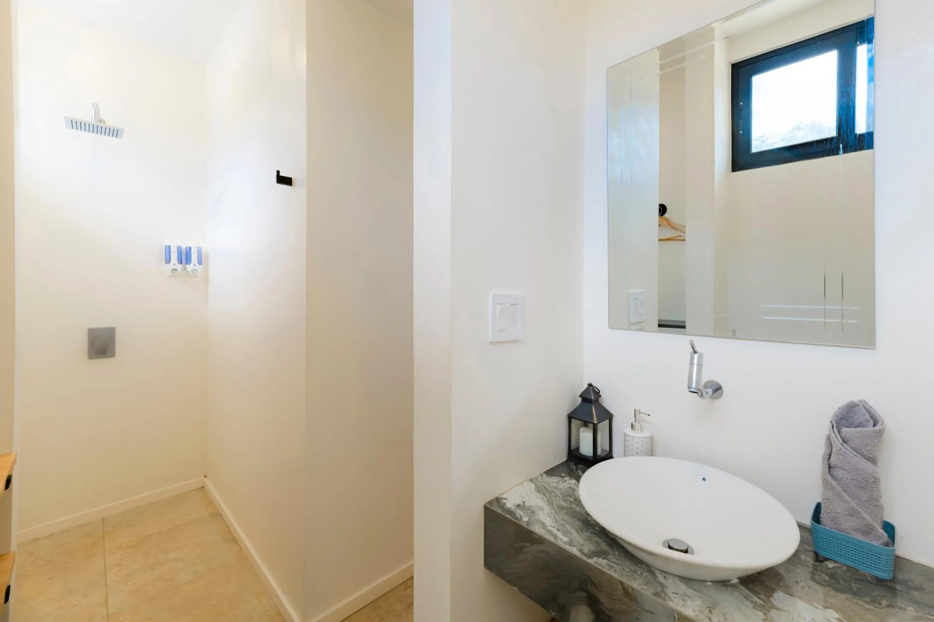 Shower in Villas VR Beachwalk Avellanas