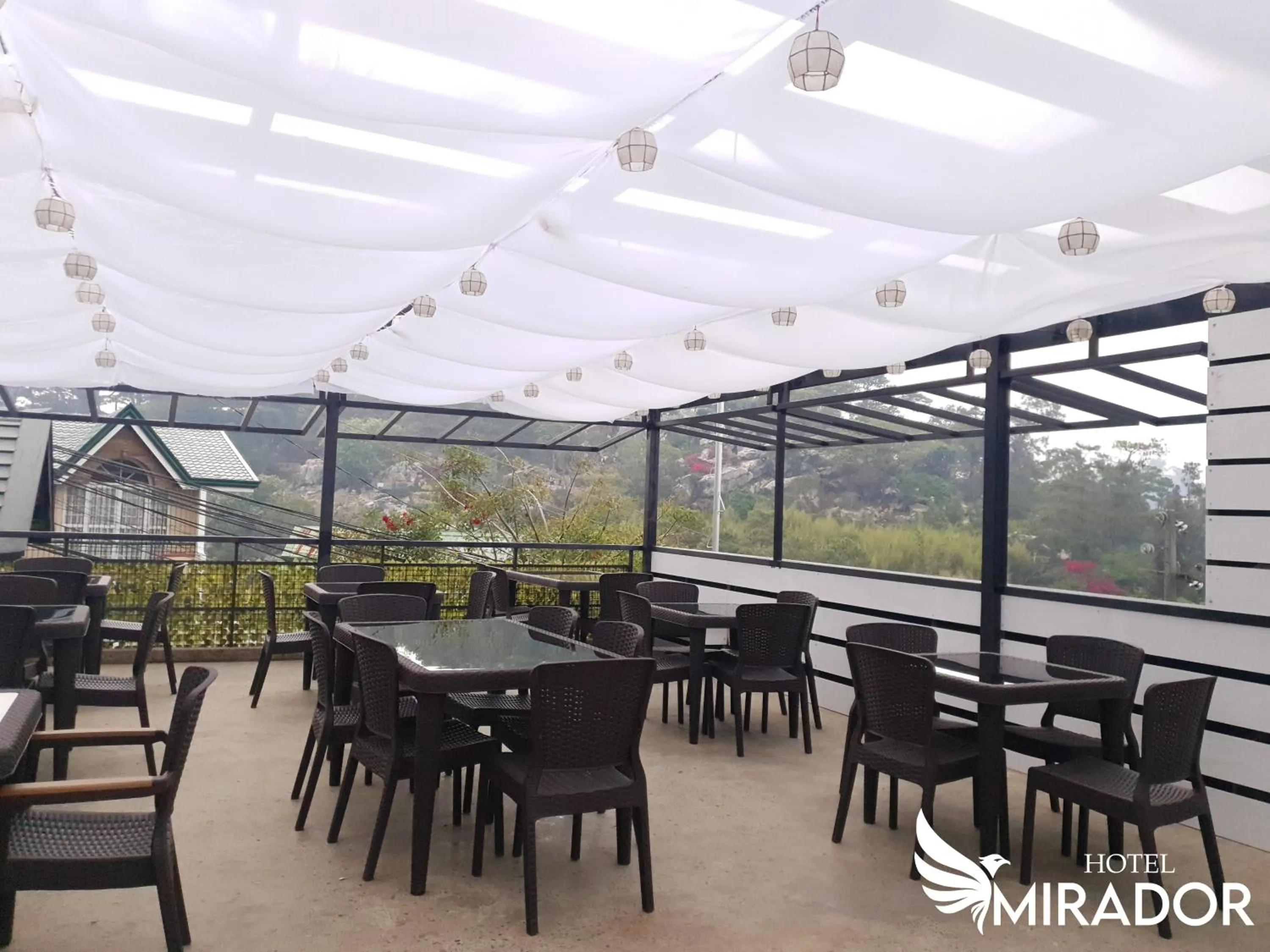 Restaurant/places to eat in Hotel Mirador