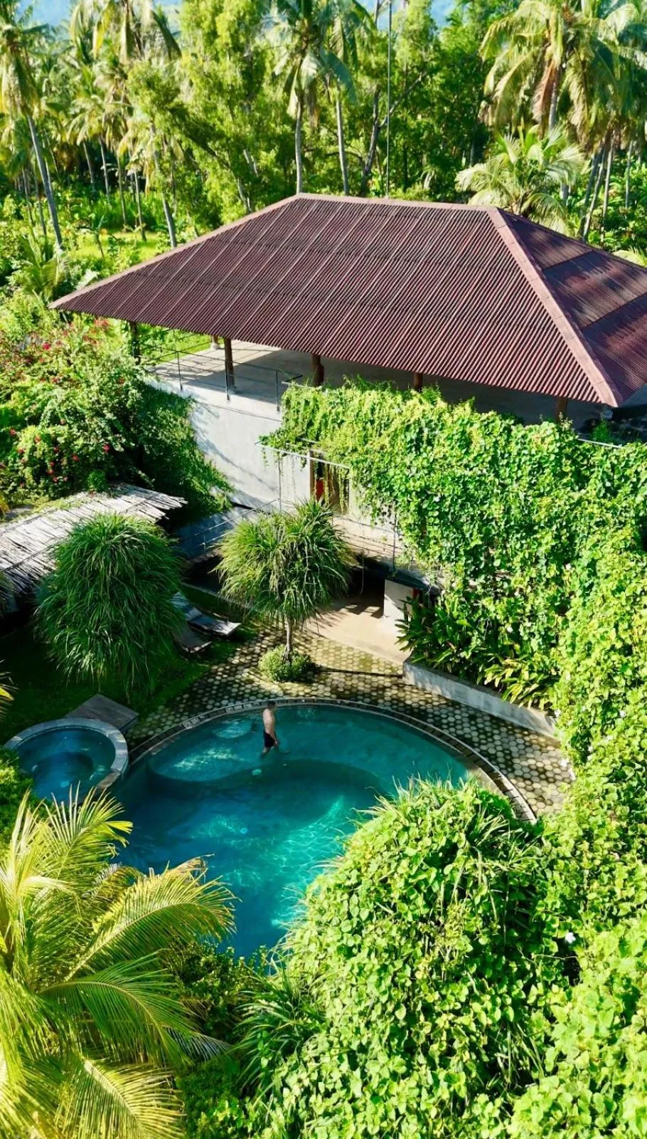 Swimming pool in Mangroove Bay Boutique Hostel